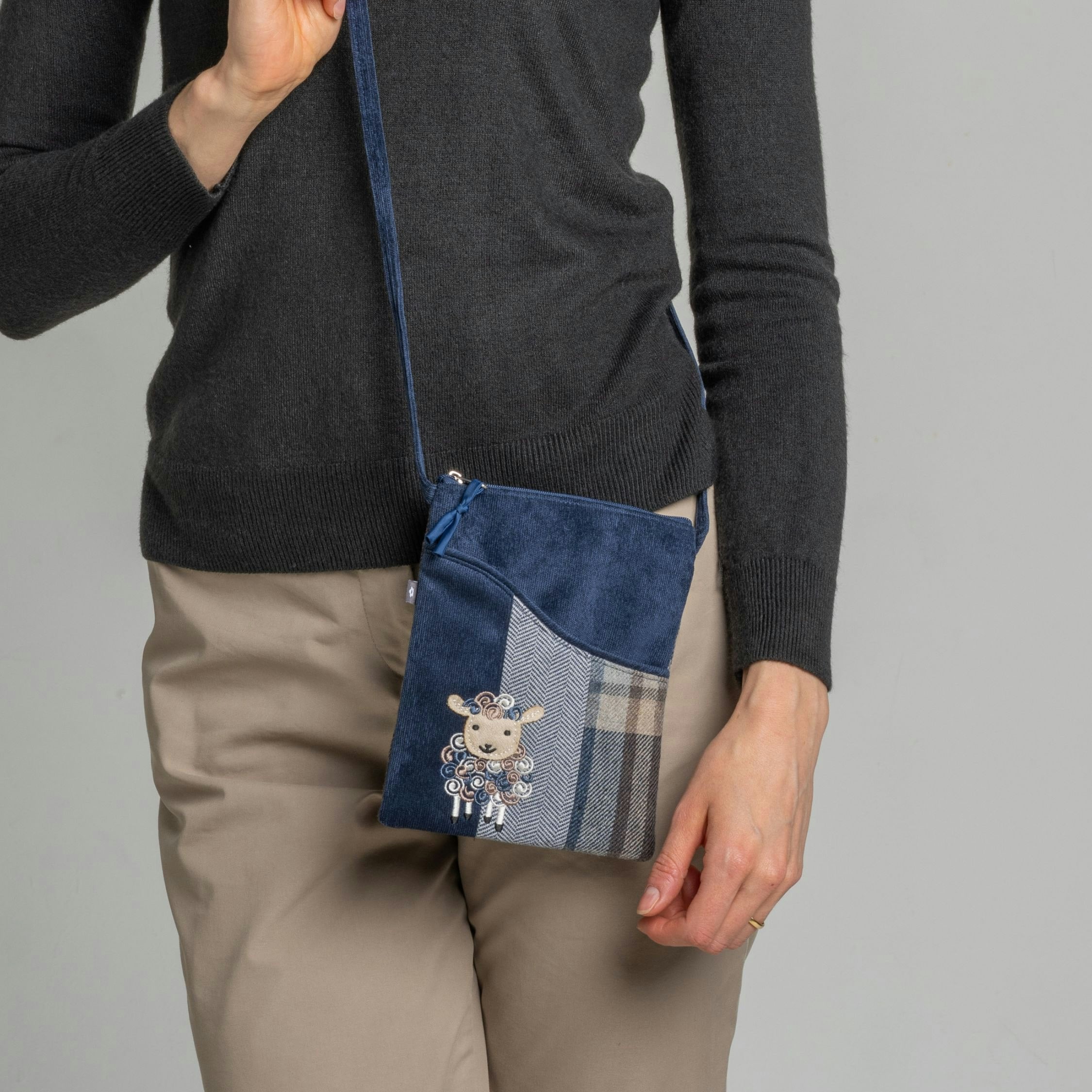 Earth Squared Light Small Sling Crossbody Appliqué Phone Bag – Sheep Design