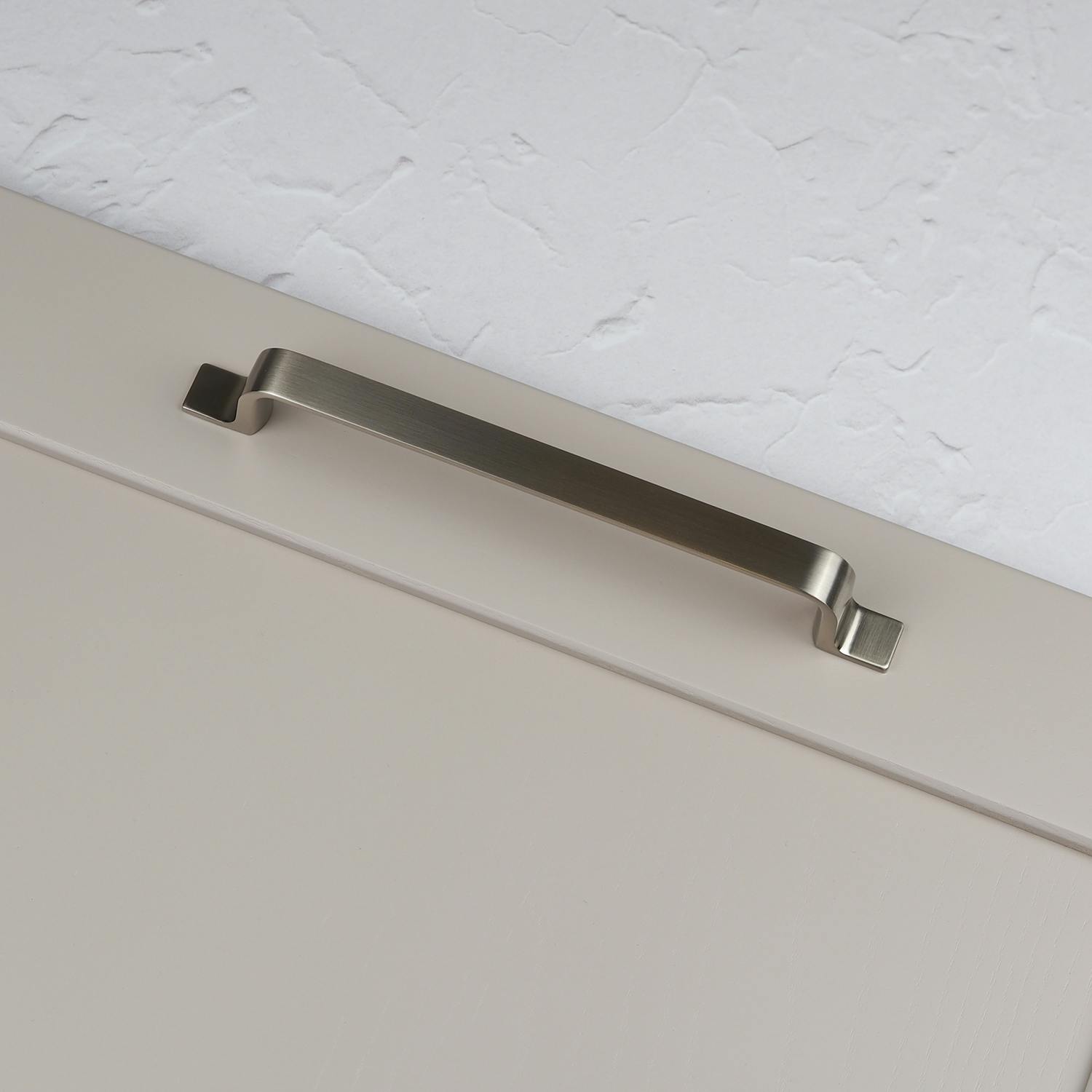 Handle & Home Brushed Nickel Strap Handle 160Mm - Image 4