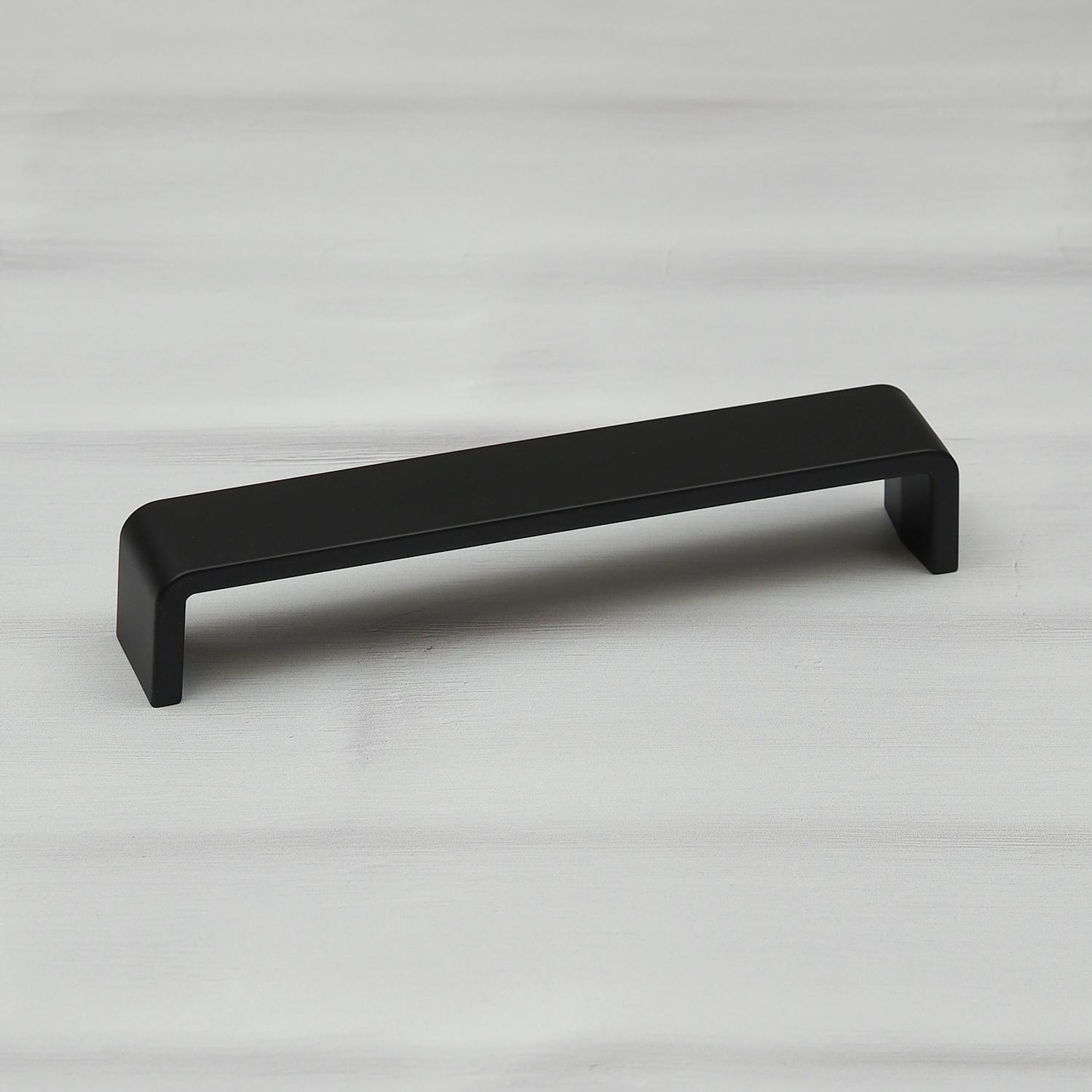 Handle & Home Black Matt D-Bar Handle - 160Mm Handle