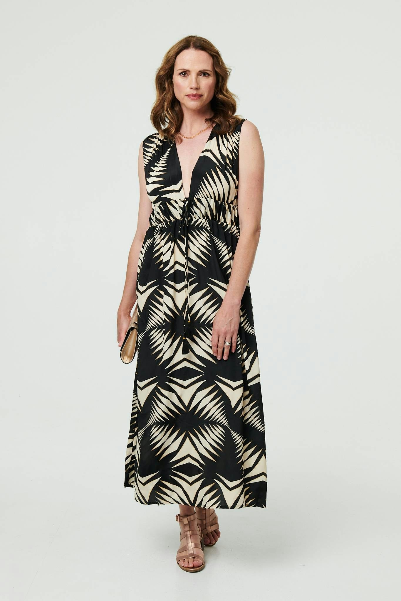 Izabel London Women's Black Geo Print Sleeveless Maxi Dress - S/M