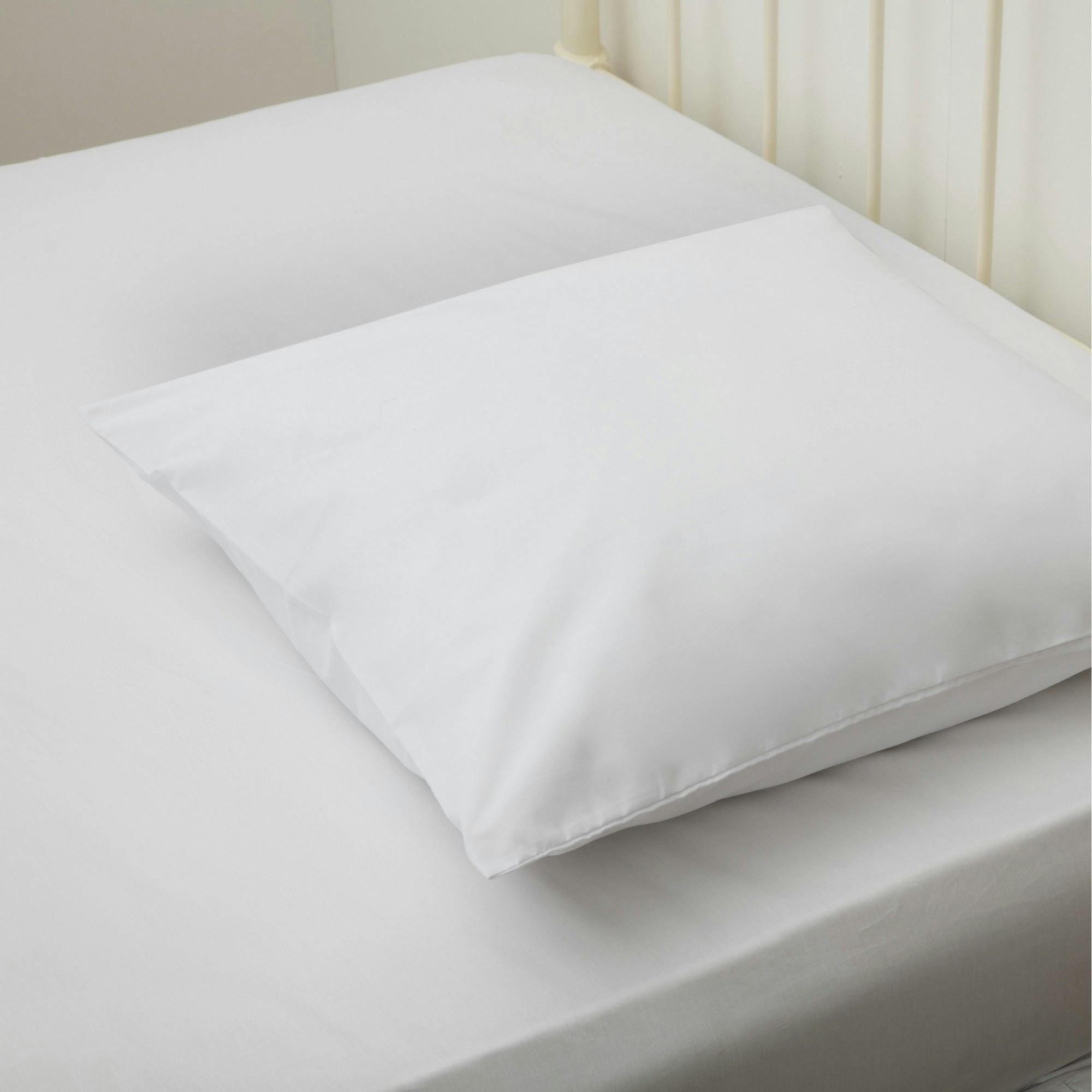Belledorm White Easycare Percale Continental Pillowcase - One Size - 50% Cotton/50% Polyester