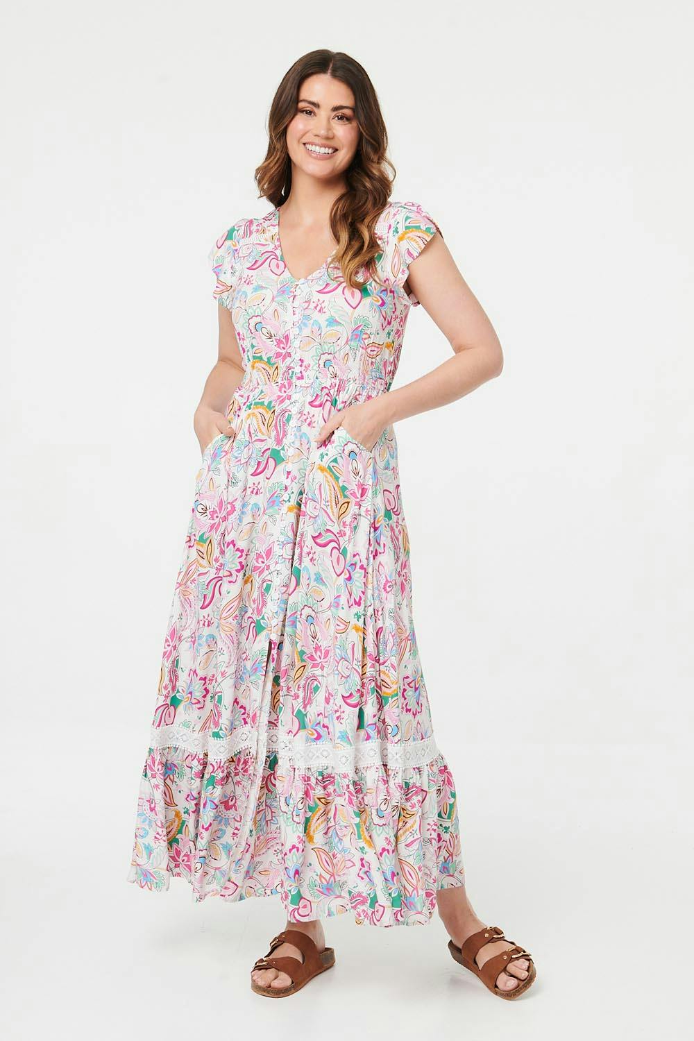 Izabel London White Paisley Cap Sleeve Maxi Tiered Dress - 18