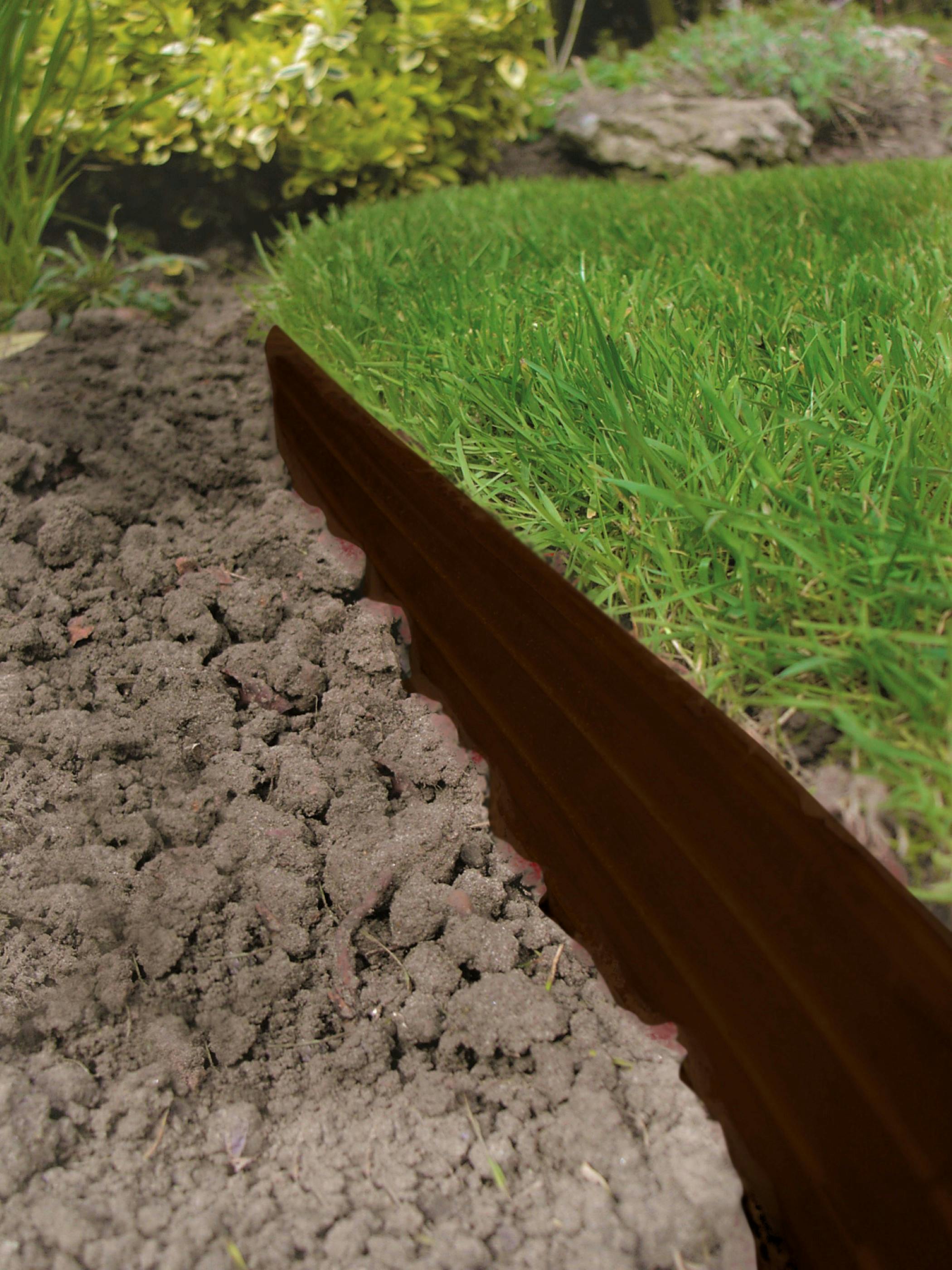 Rackhams Brown Garden Edging - Lawns, Borders, Pathways, Plots, Flowerbeds, Landscaping - Aluminium 100Mm Tall - 6M Pack