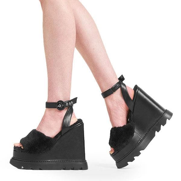 Lamoda Softie Blackpu Fur Chunky Platform Sandals Stylish Open Toe Look - Uk3
