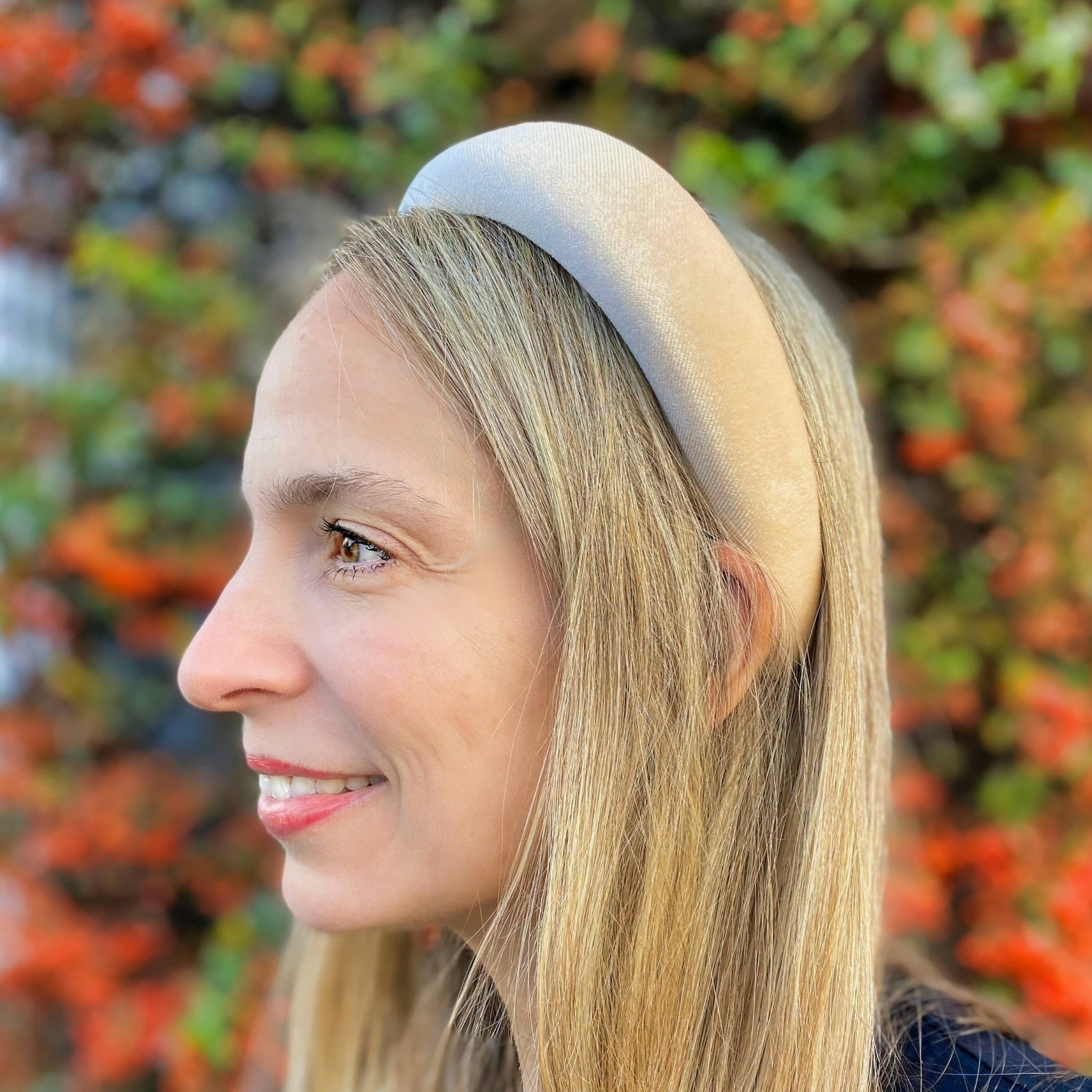 Queenmee Accessories Ivory Padded Headband In Velvet