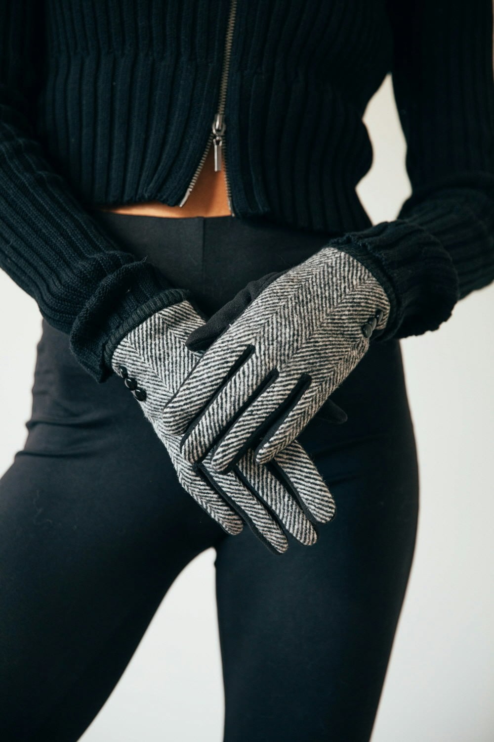 Svnx Black/White Herringbone Gloves - One Size