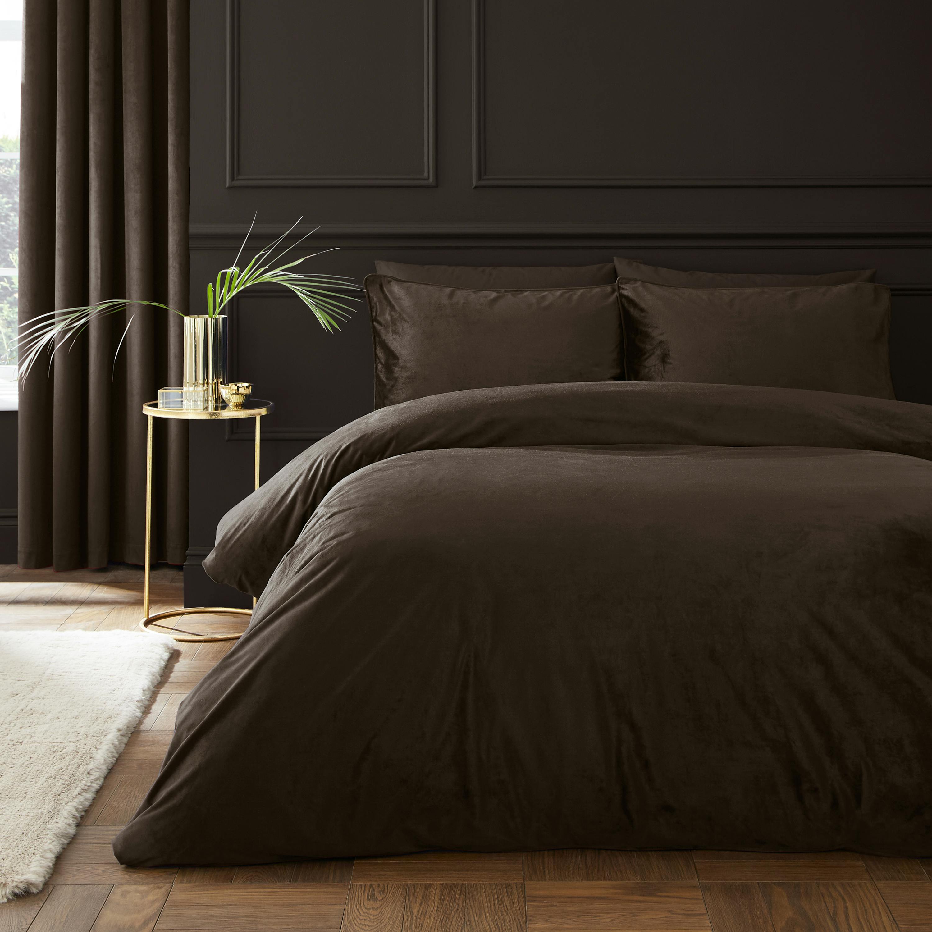 Catherine Lansfield Kingsley Soft Matt Velvet Duvet Cover Set Chocolate - Double - Chocolate - Image 4