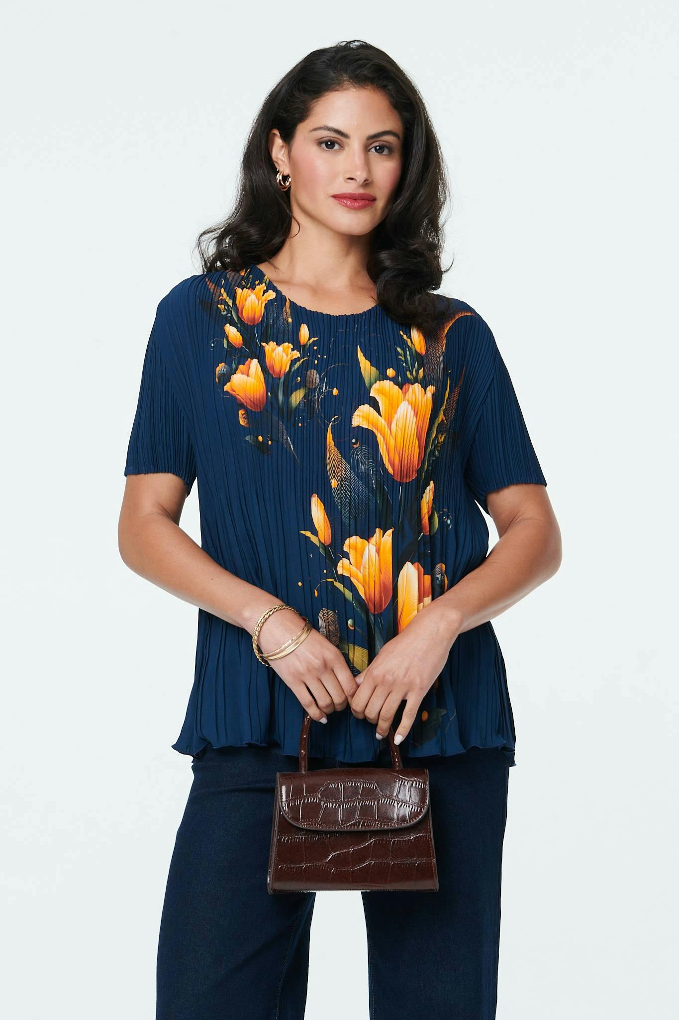 Izabel London Floral Short Sleeve Pleated Texture Top - S/M - Navy