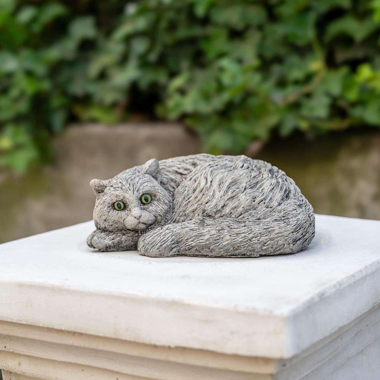 Rackhams Persian Cat Stone Cast Garden Ornament