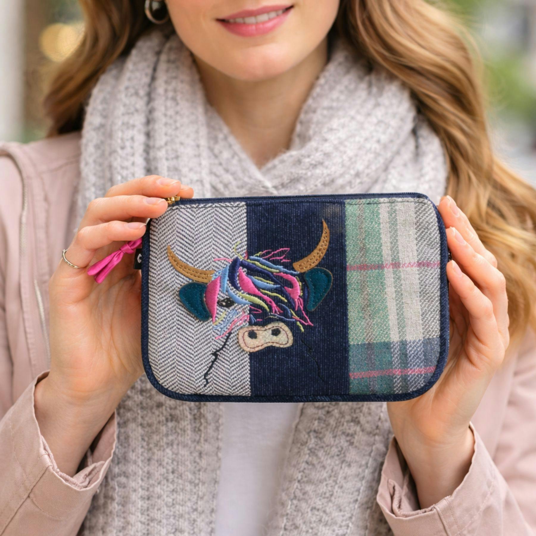 Earth Squared Tweed Appliqué Coin Purse – Sheep, Highland Cow, Dachshund, Puffin, Cat & Floral - Highland Cow