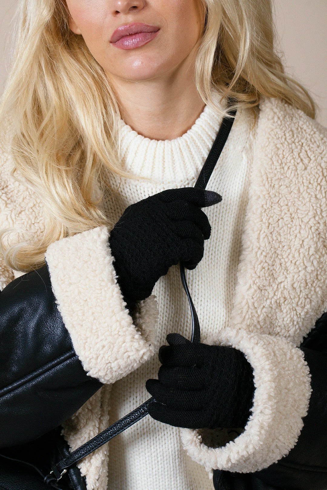 Svnx Unisex Black Textured Knit Gloves - Touchscreen In - Image 5
