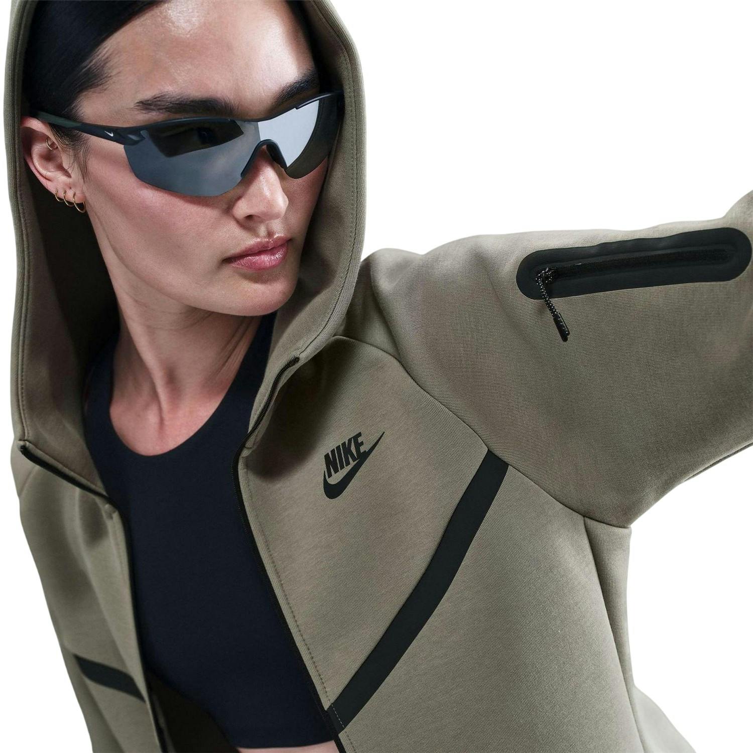 Nike Women's / Windrunner Tech Fleece Full Zip Hoodie - Army - S - Army - 100% Mixed