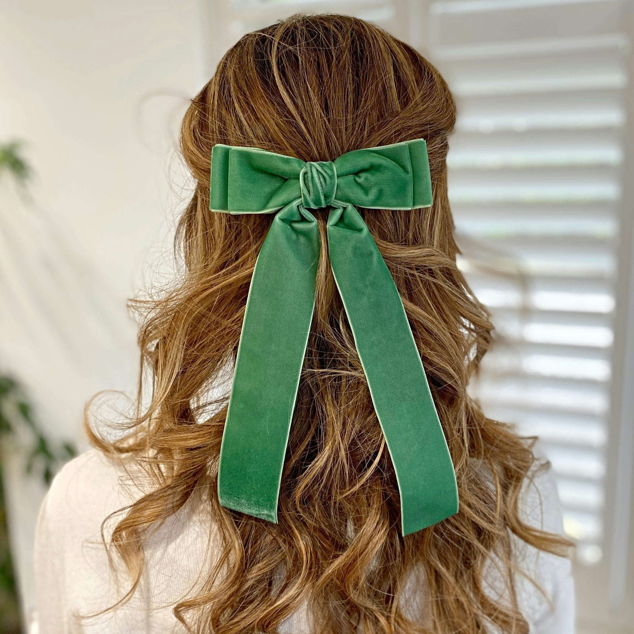Queenmee Accessories Green/Light Velvet Hair Bow Hair Clip Alligator Clip