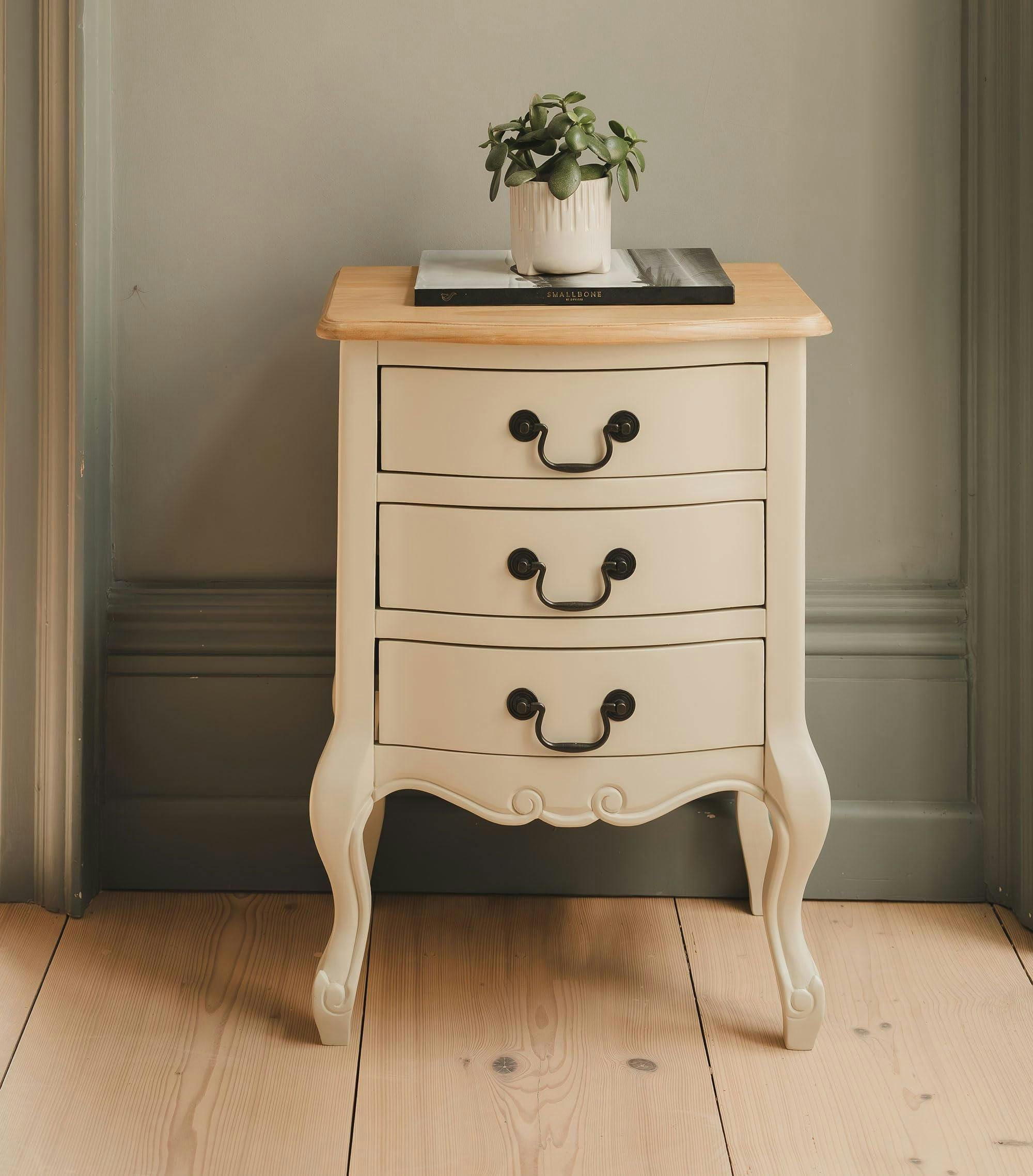 Statement Furniture Cream Juliette Vintage Chic 3 Drawer Bedside Table - Champagne,