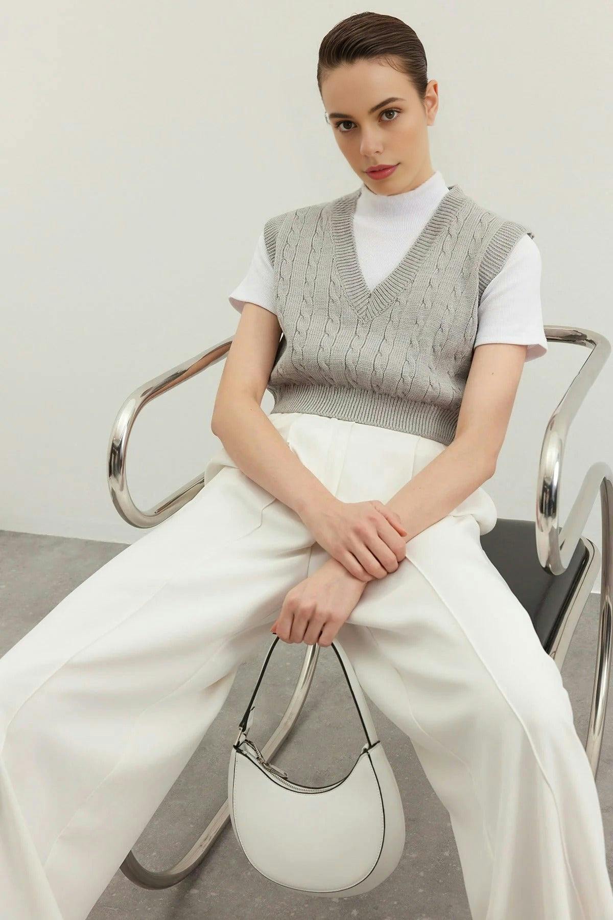 Wovcor Grey Crop V-Neck Knit Sweater - M
