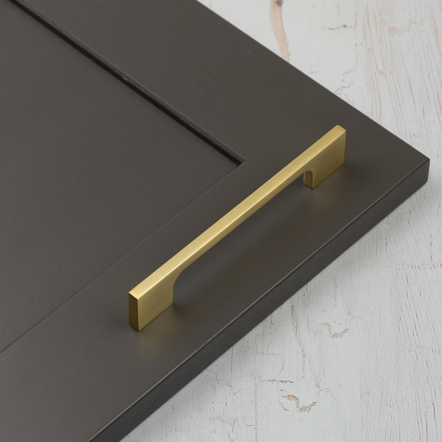 Rackhams Brushed Brass Slim Modern Handles - 128Mm Handle - Image 4