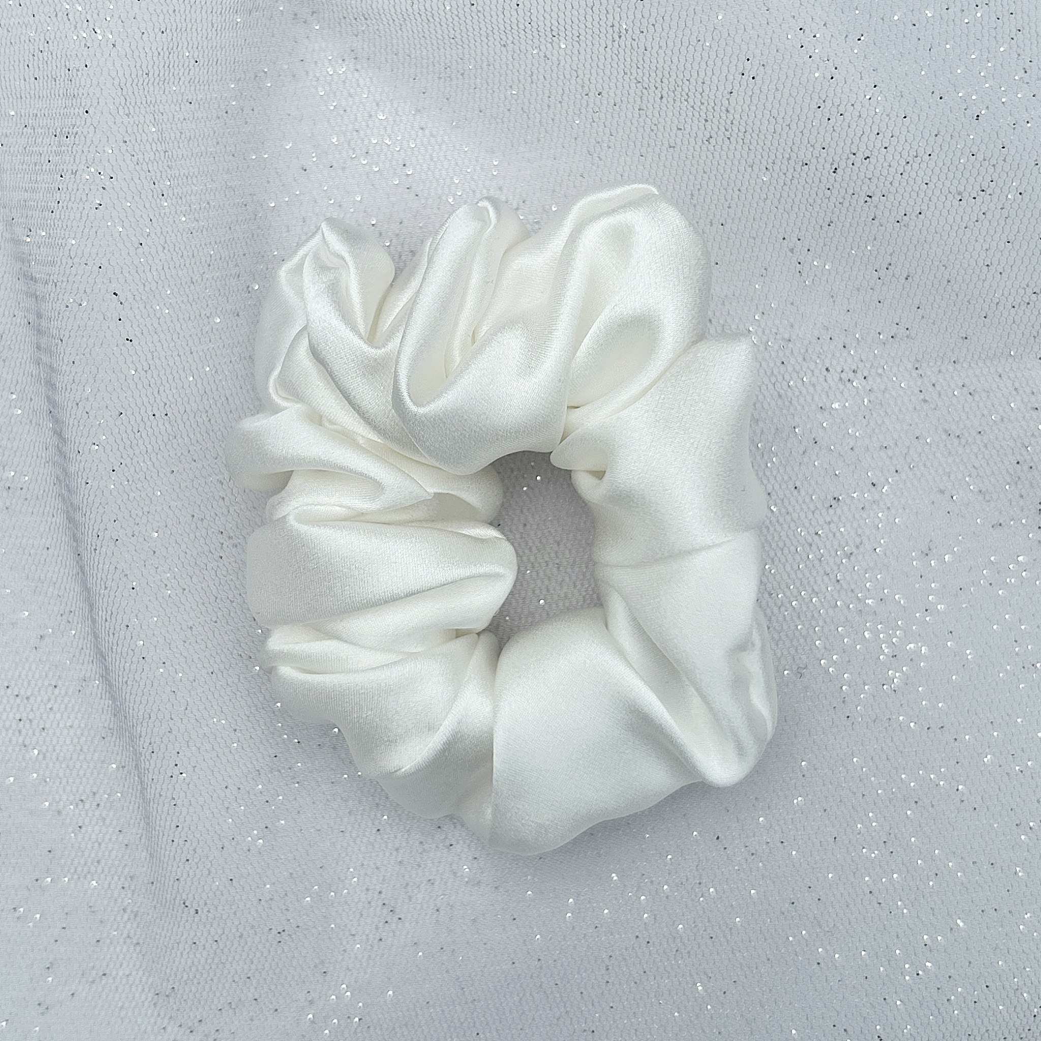Queenmee Accessories White Silk Scrunchie In Mulberry Silk