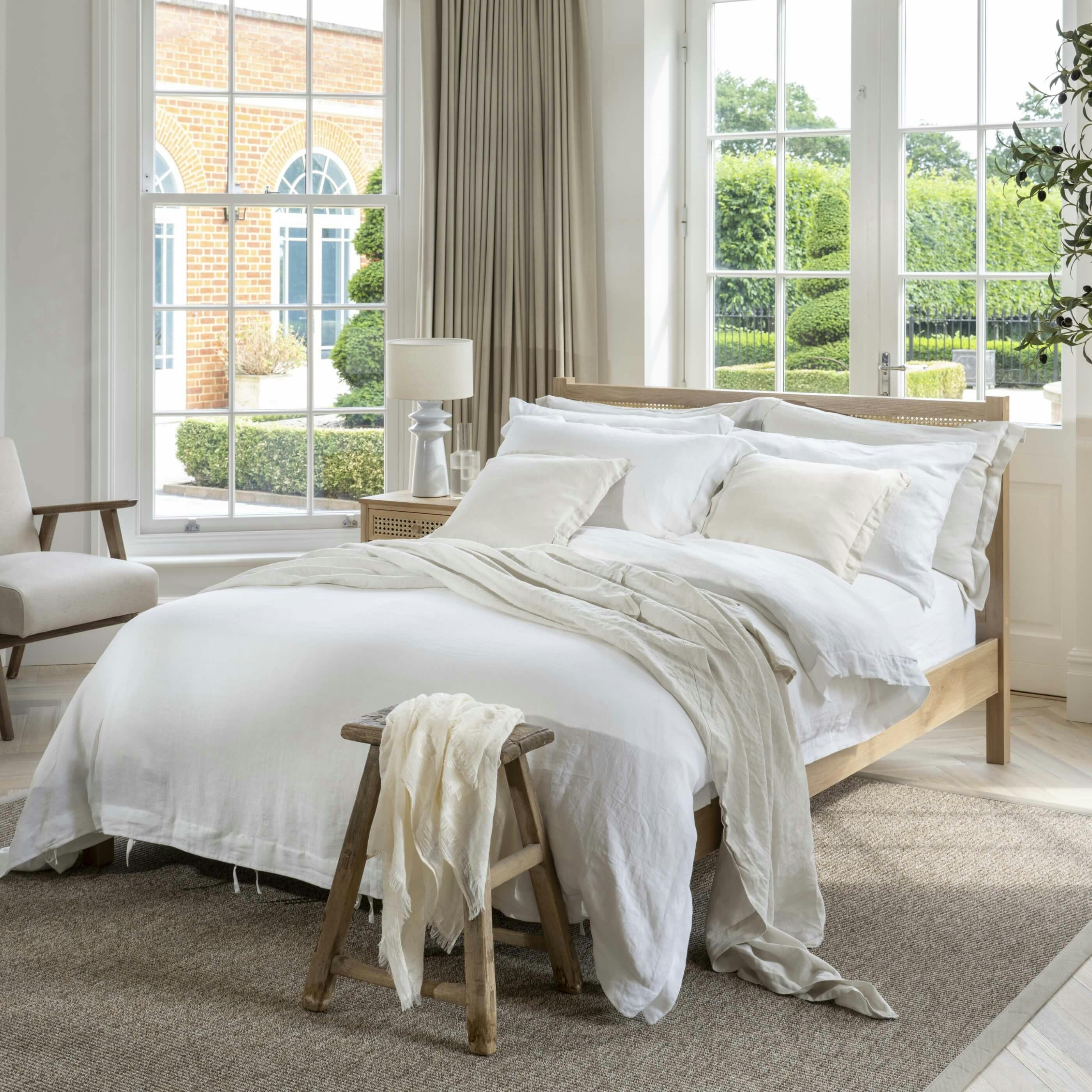 Soak&Sleep White French Linen Duvet Cover - Emperor