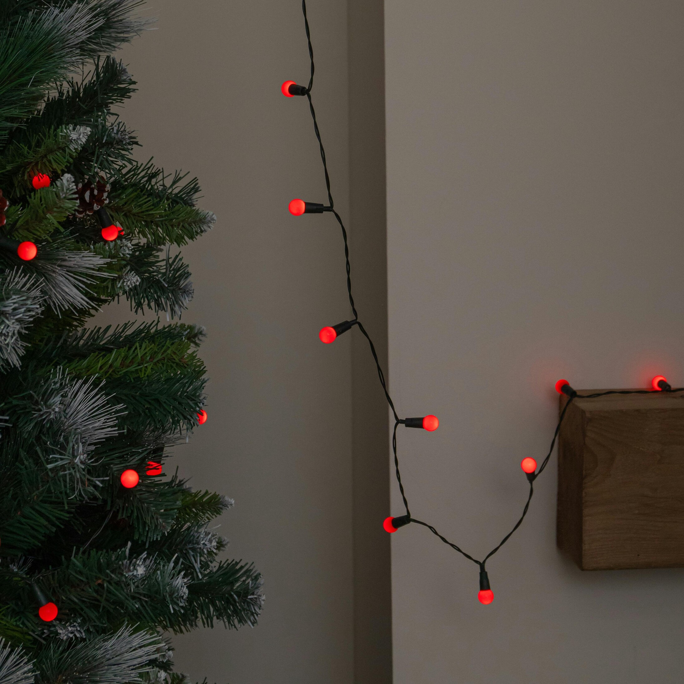 Premier 50 Led Pearl Berry Multi-Action Christmas String Lights In Red - Image 4