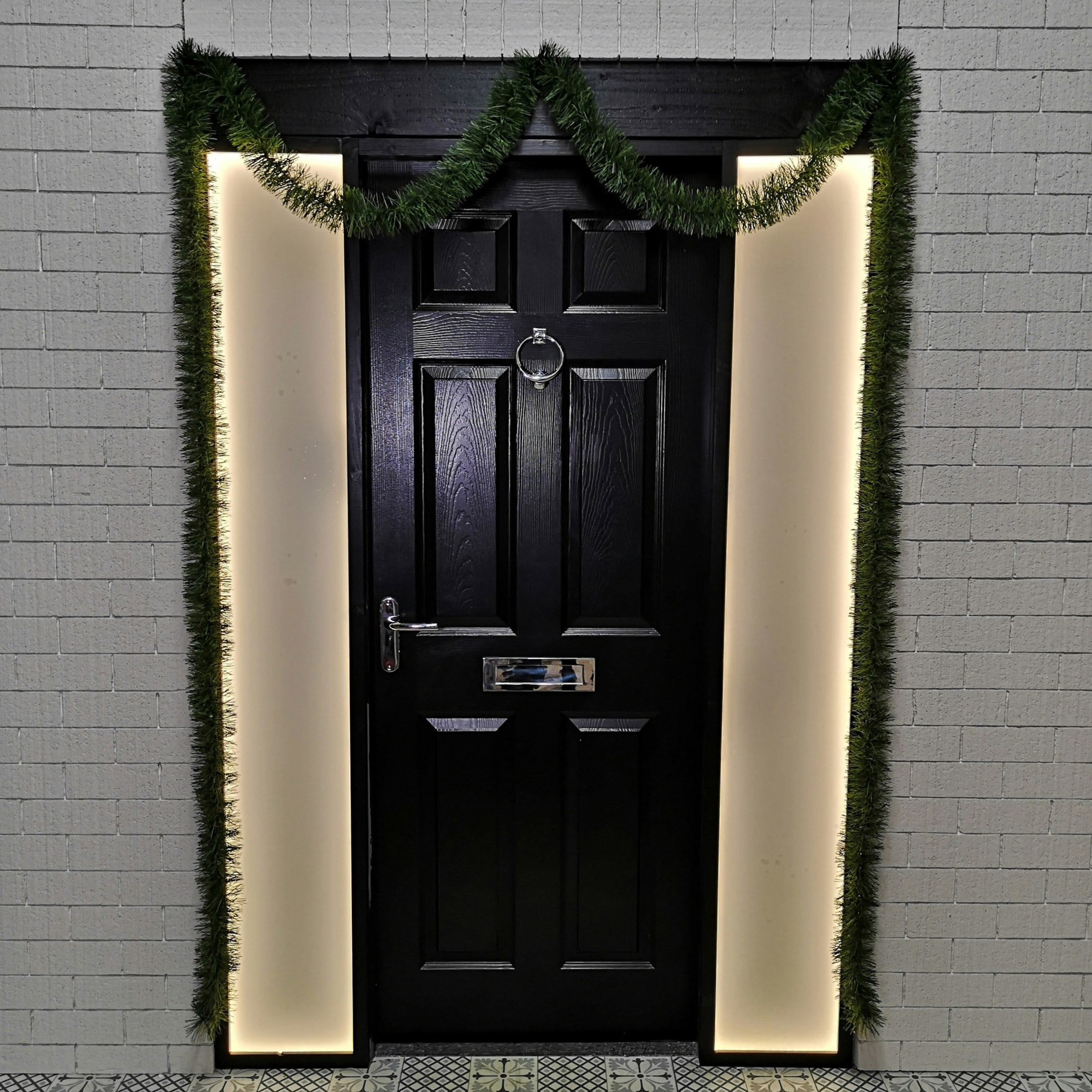 Samuel Alexander Green Christmas Garland - 6m - Image 5