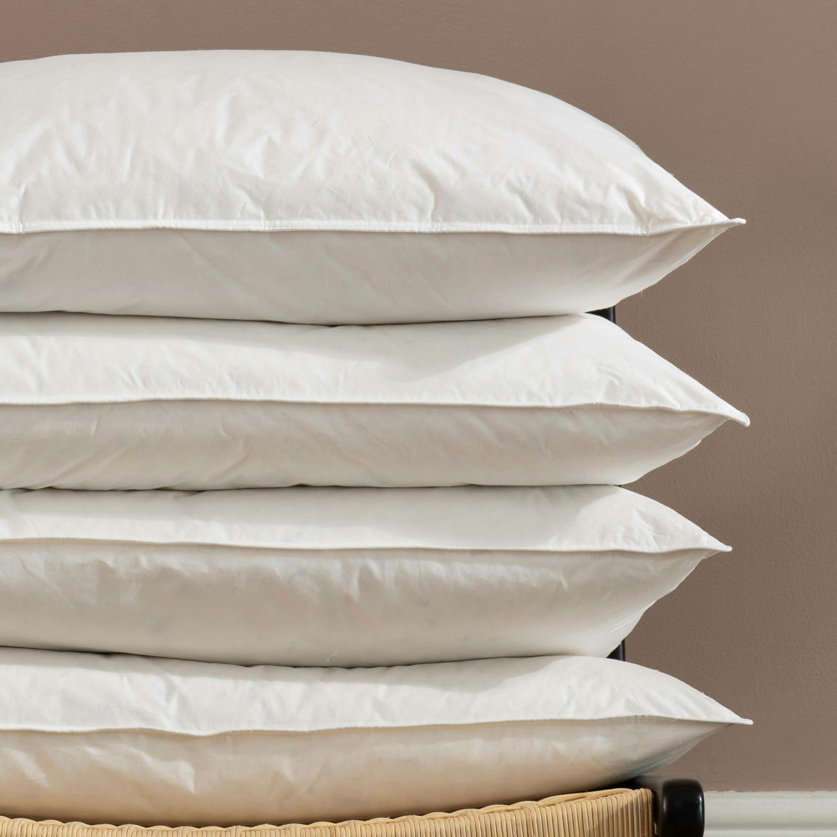 Soak&Sleep Light Duck Feather & Down Pillows - Medium - Standard - 4 Pack