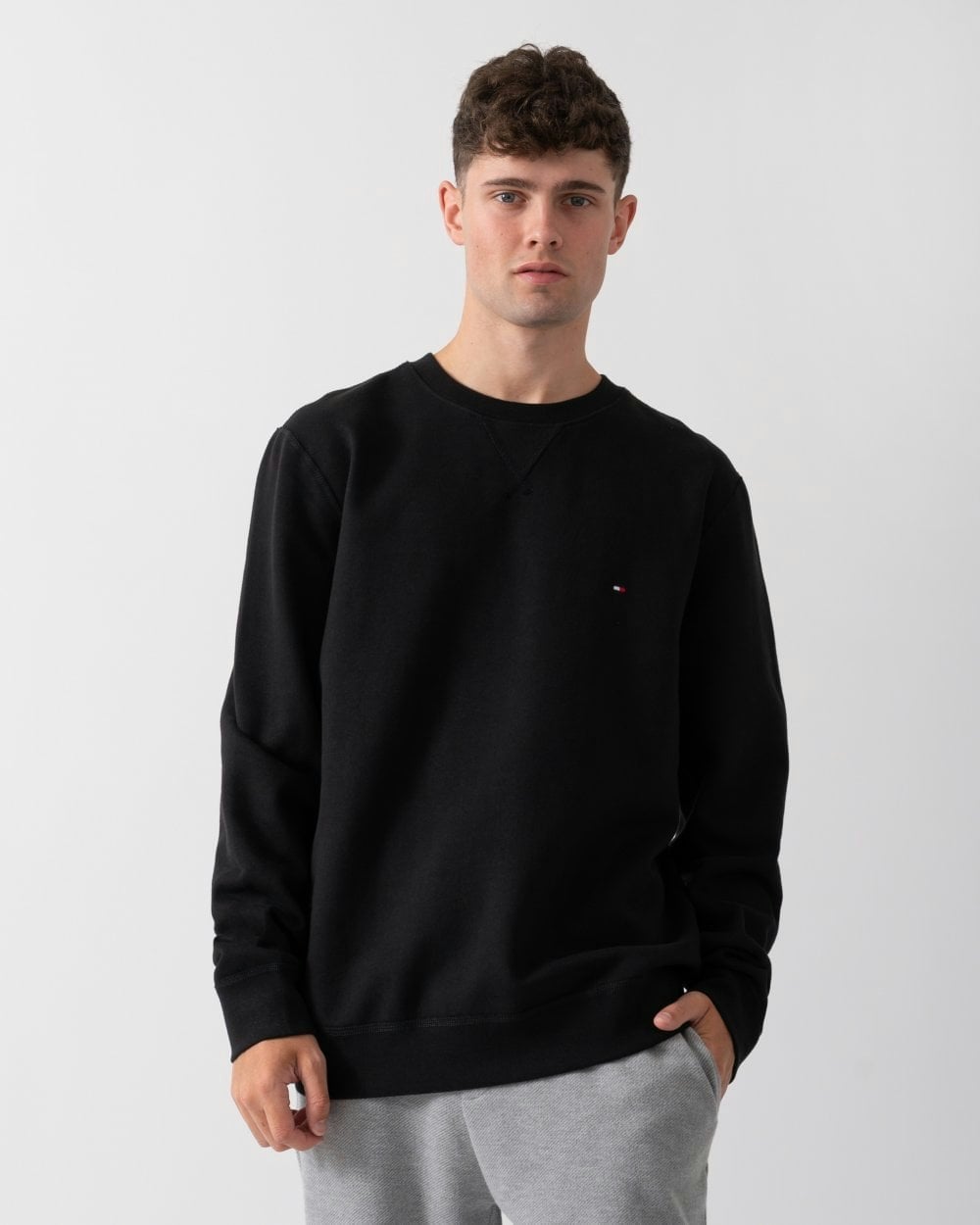 Tommy Hilfiger Men's Black Essential Fleece Sweatshirt - L