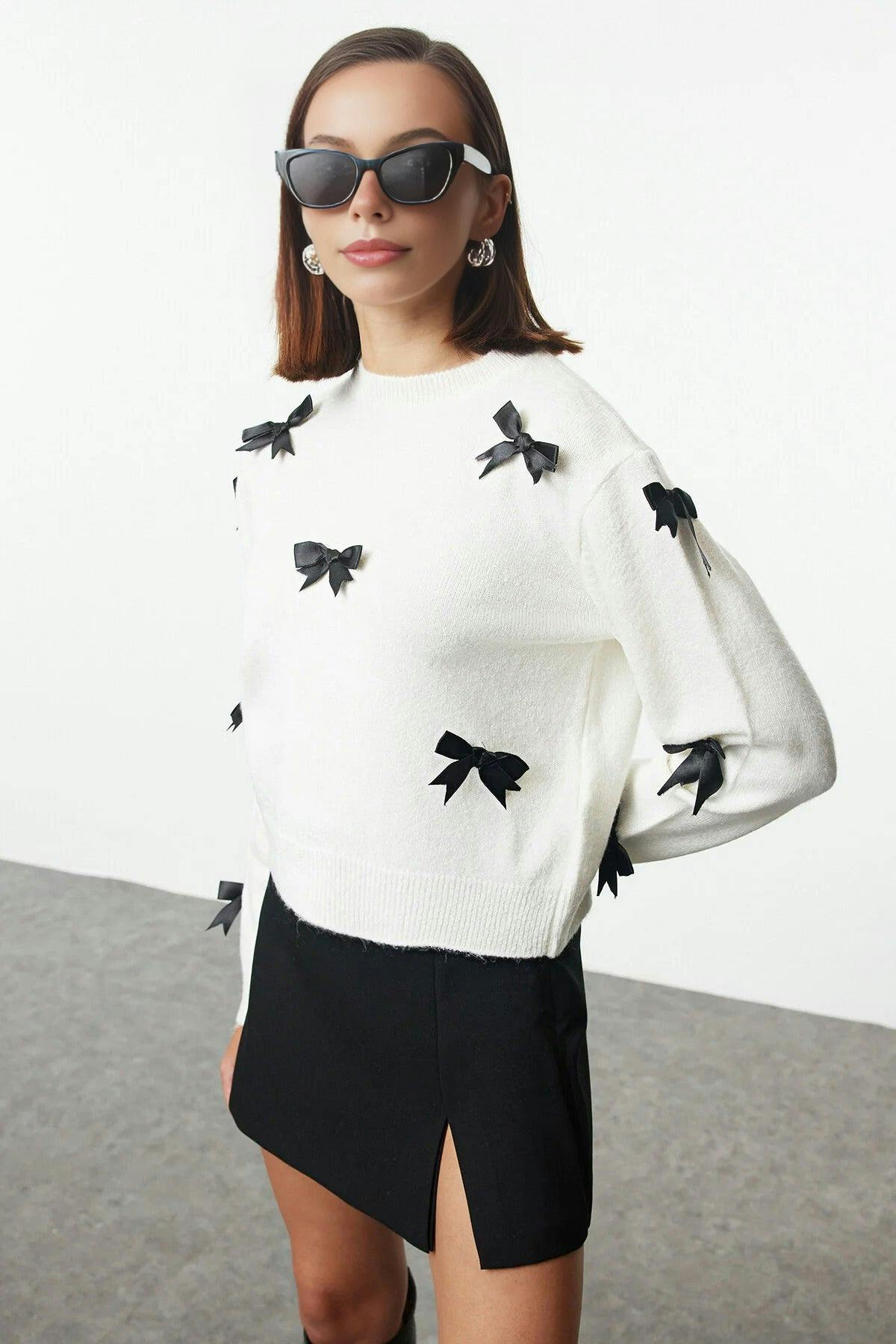 Wovcor White Soft Textured Knit Sweater With Bow Detail - Xs