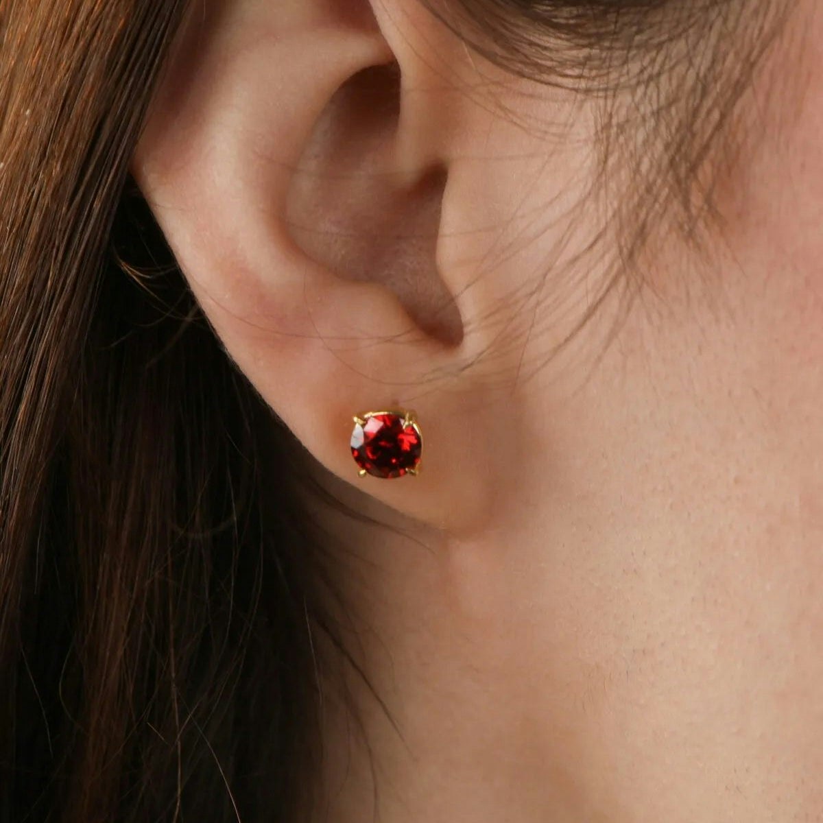 Spero London Gold 9Ct Garnet Stud Earrings