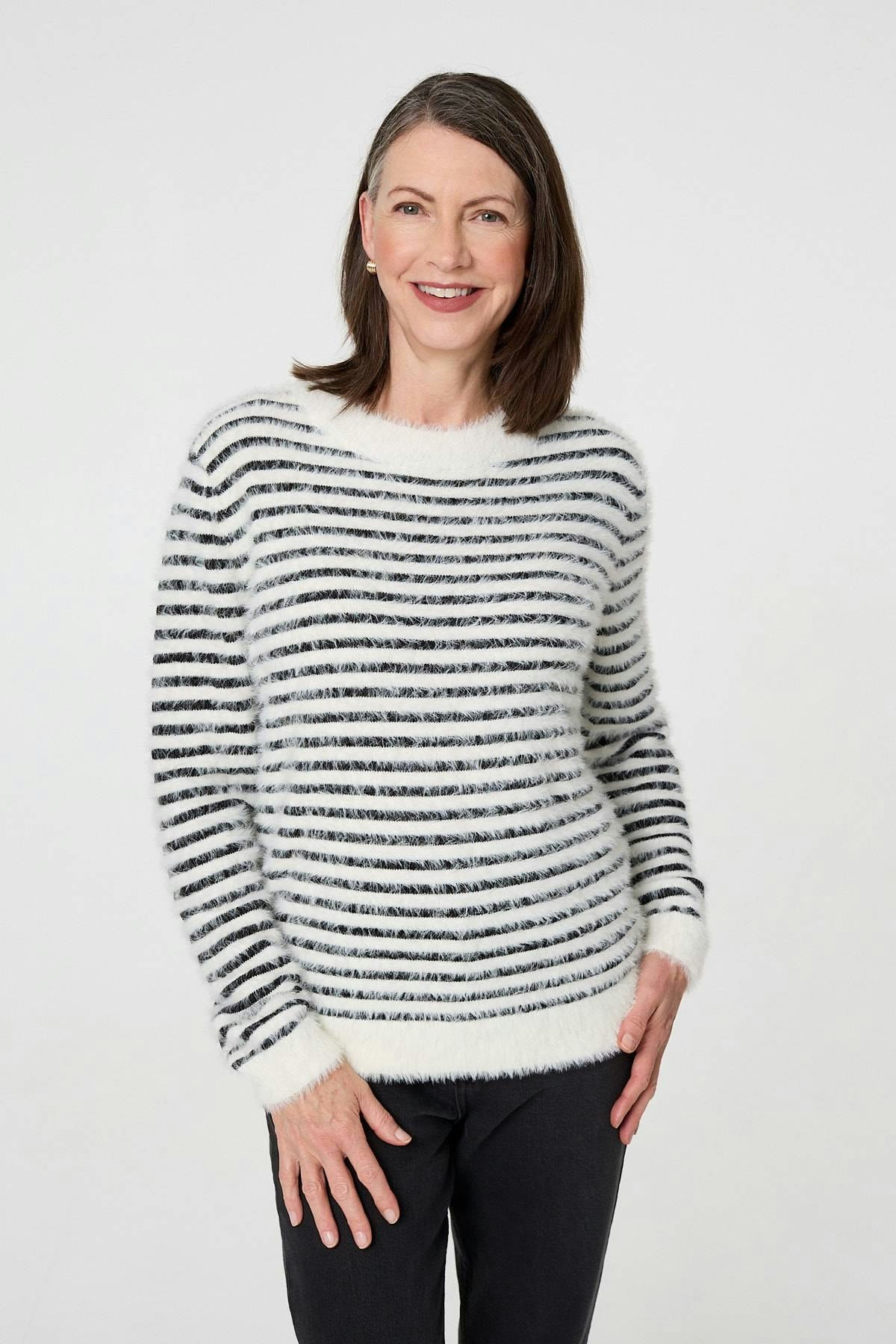 Izabel London White Textured Soft Knit Striped Jumper - M/L