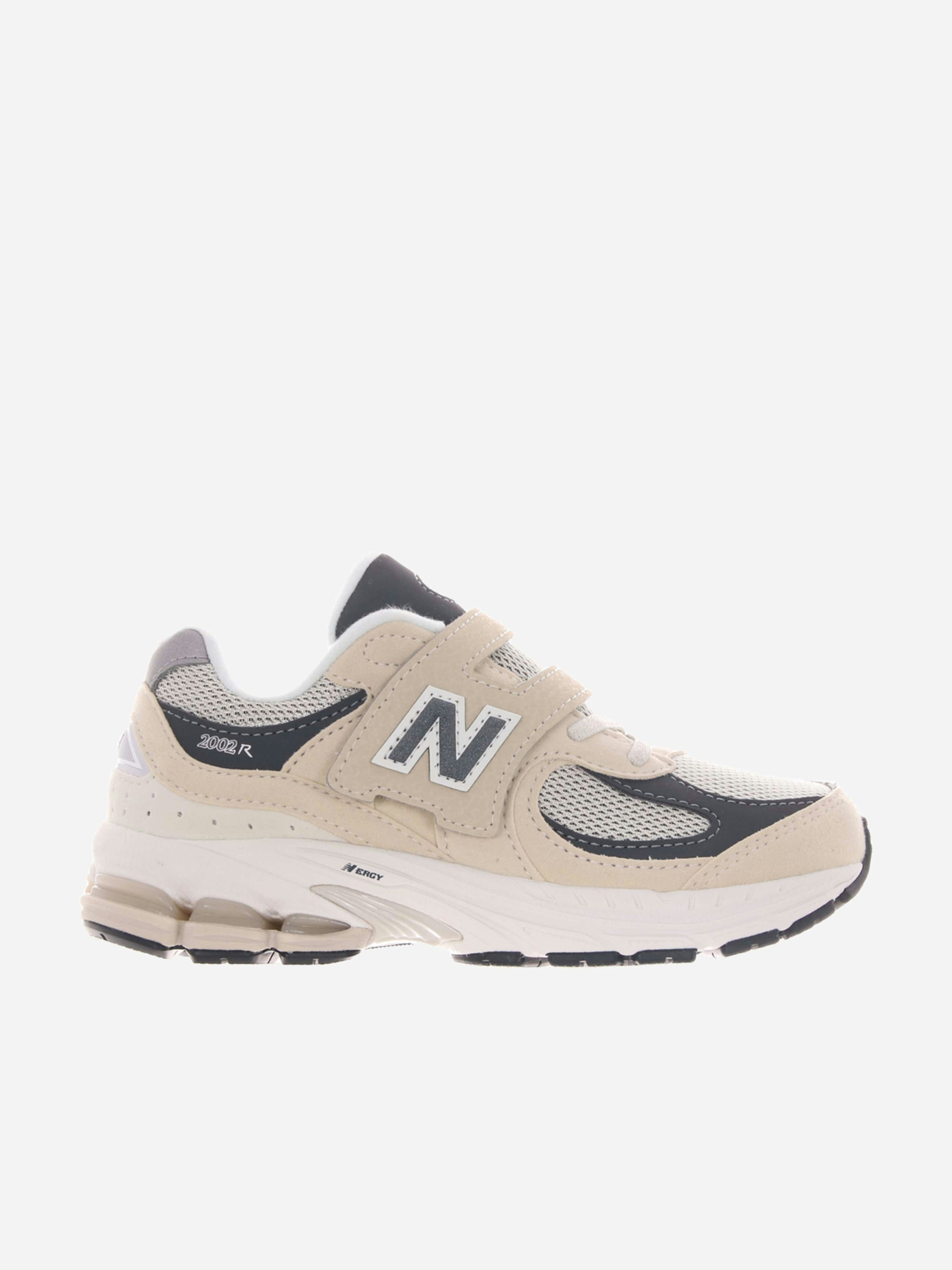 New Balance Boys Beige 2002 Trainers In - Eu 31 Uk 12.5 Us 13