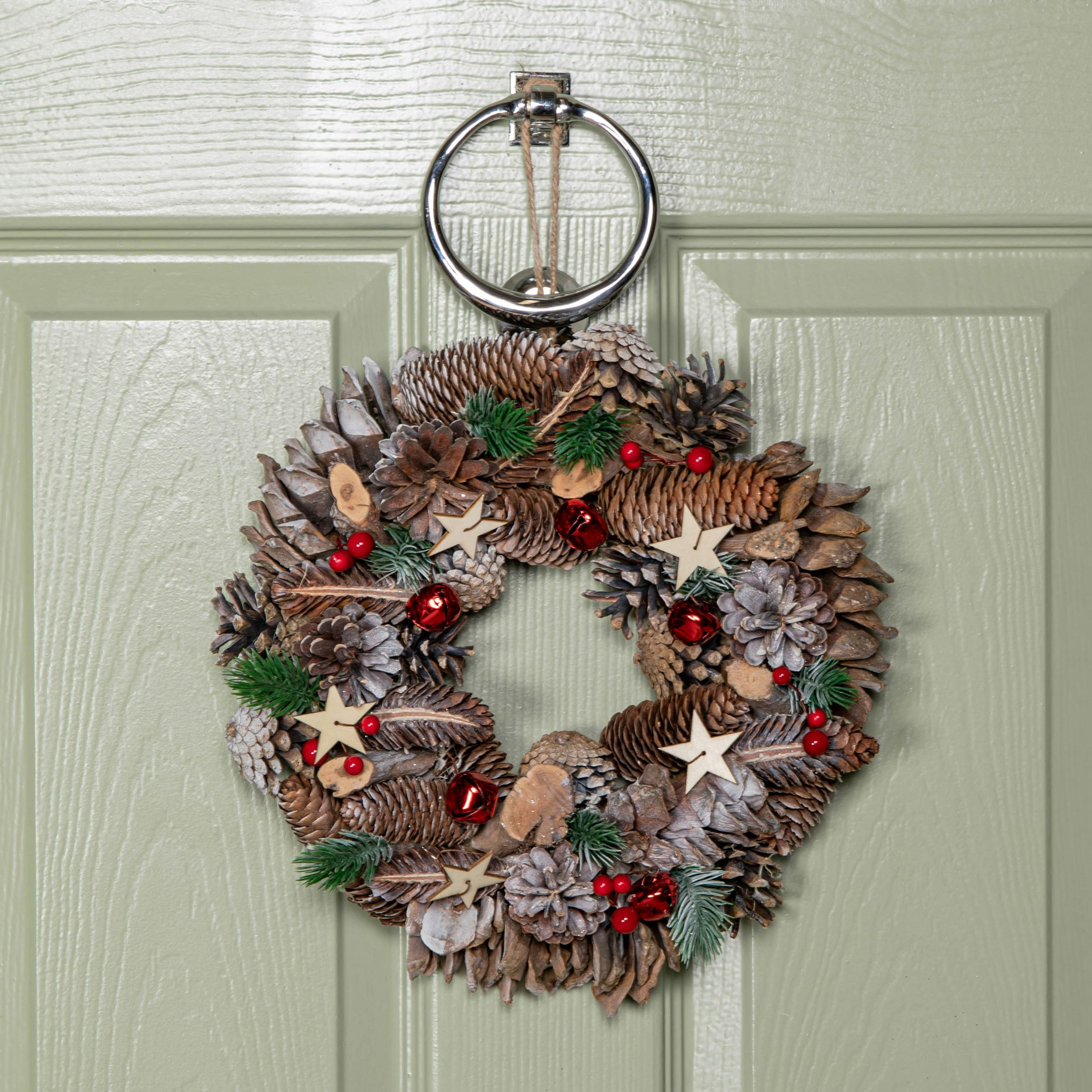 Smart Garden Products 30Cm Christmas Wreath With Red Jingle Bells, Berries And Frosted Stars - Image 3