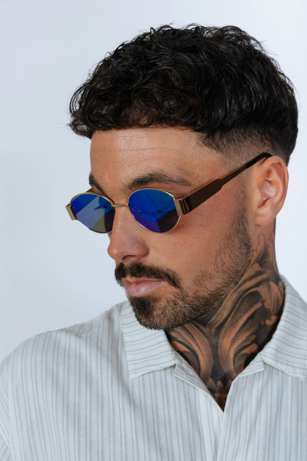 Svnx Unisex Multicolor Oval Metal Frame Sunglasses - Image 3