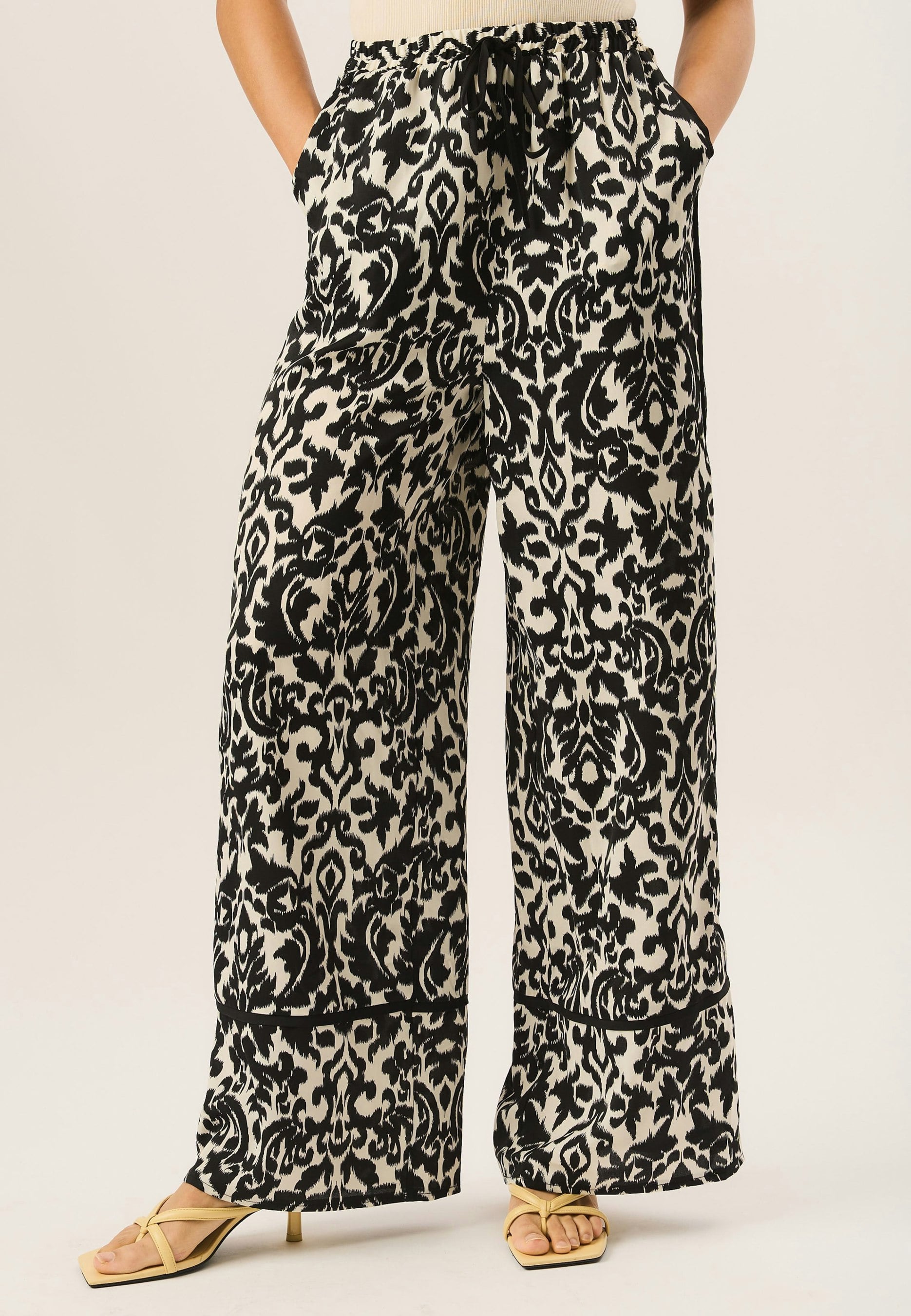 Gini London Mono Ikat Print Wide Leg Trousers - Uk 8 / Us 4 / Eu 36