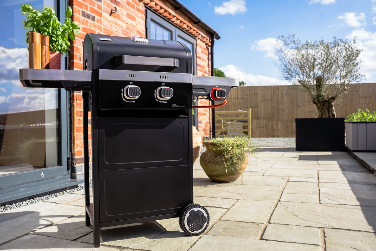 Norfolk Leisure Norfolk Grills Vista 2-Burner With Side Burner Grill & Bundle