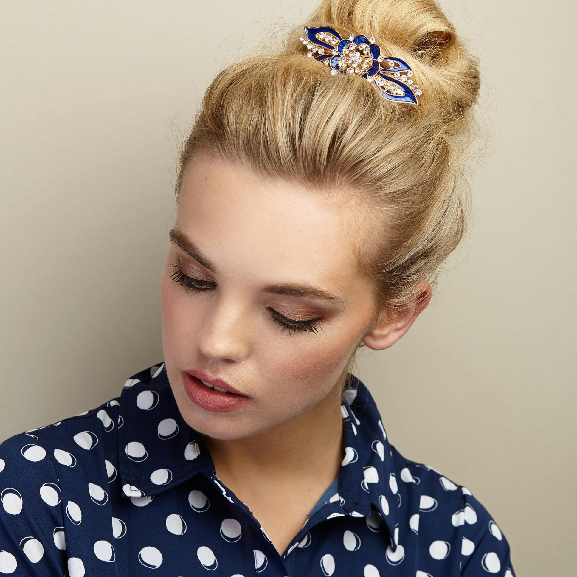 Queenmee Accessories Blue Flower Hair Clip In Enamel