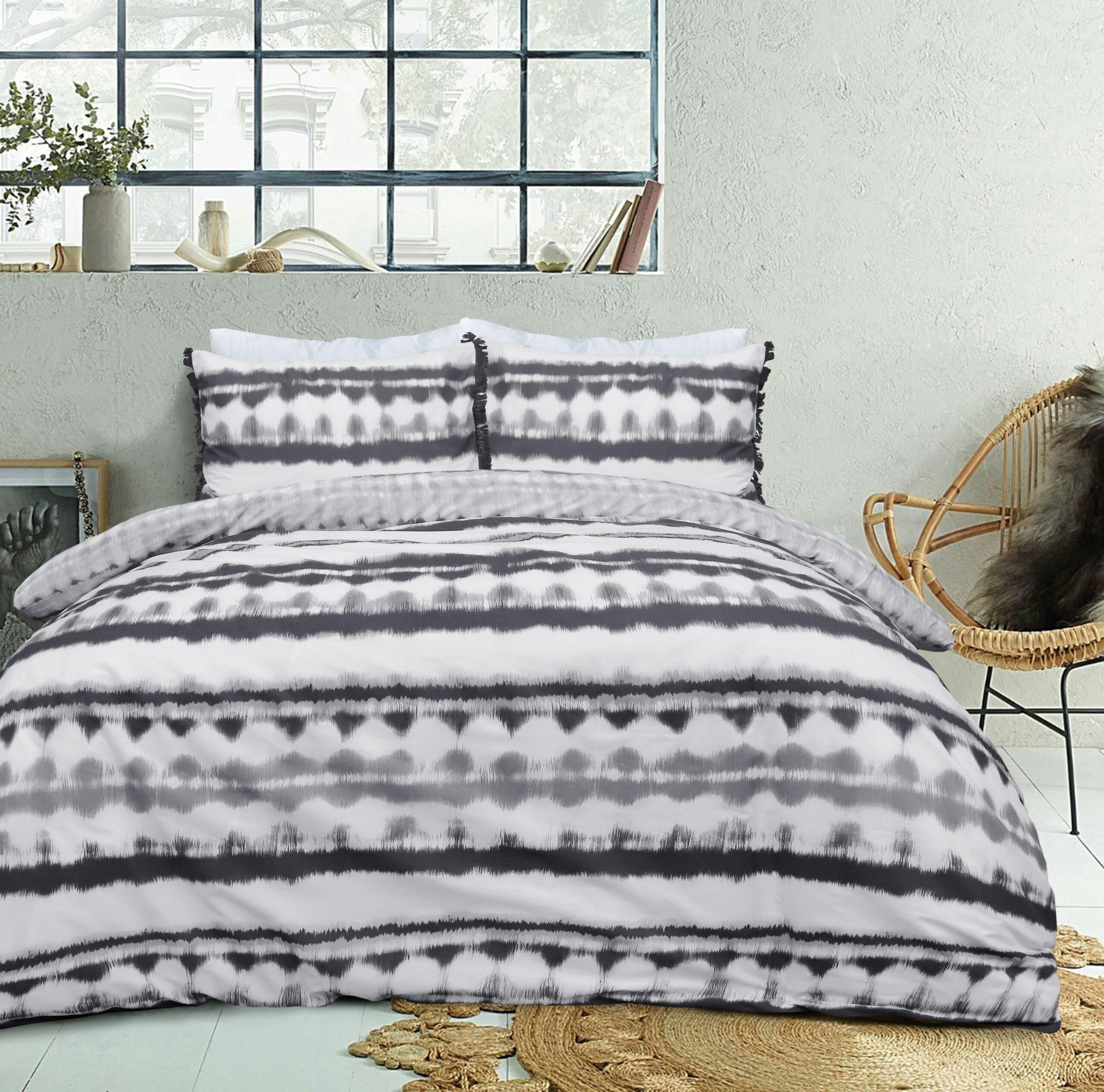 Smart Living Reversible Polycotton Tiedye Tassel Trim Duvet Cover And Pillowcase Set - Mono - Double (200Cm X 200Cm)