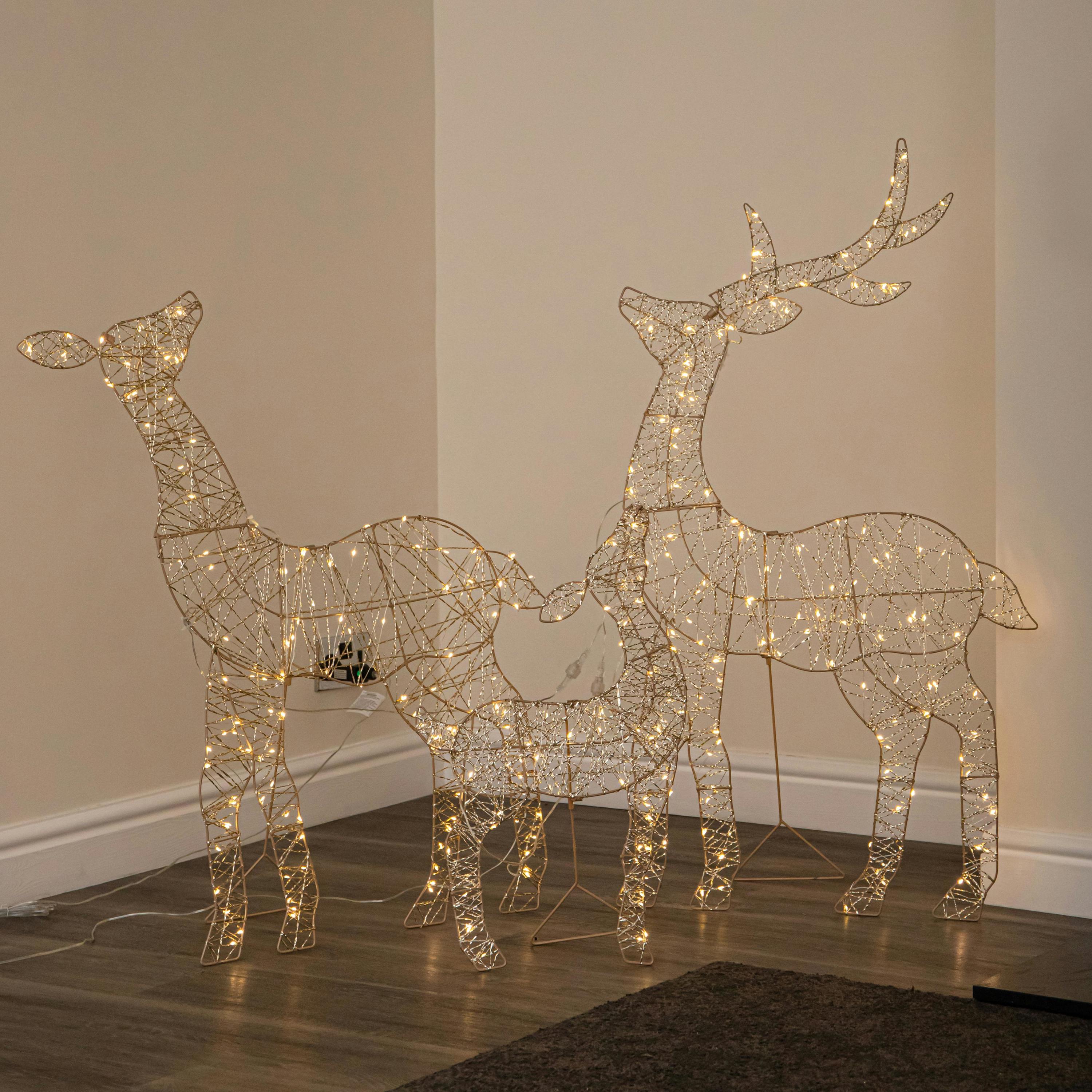 B&Q - 1M Light Up Gold Twist Christmas Reindeer Family Set With 310 Warm White Leds - Image 4