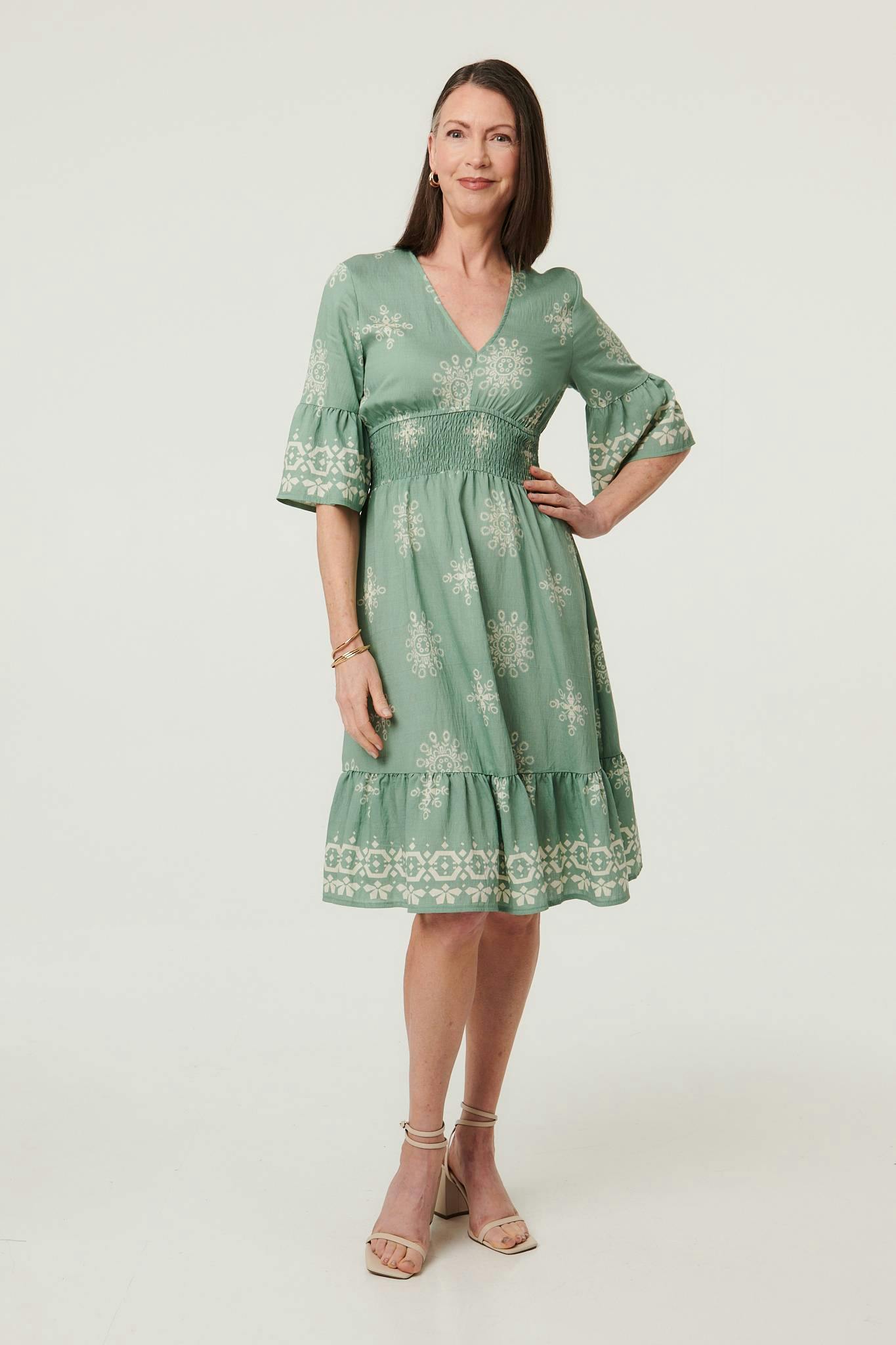 Izabel London Green Border Print Knee Length Dress - 18