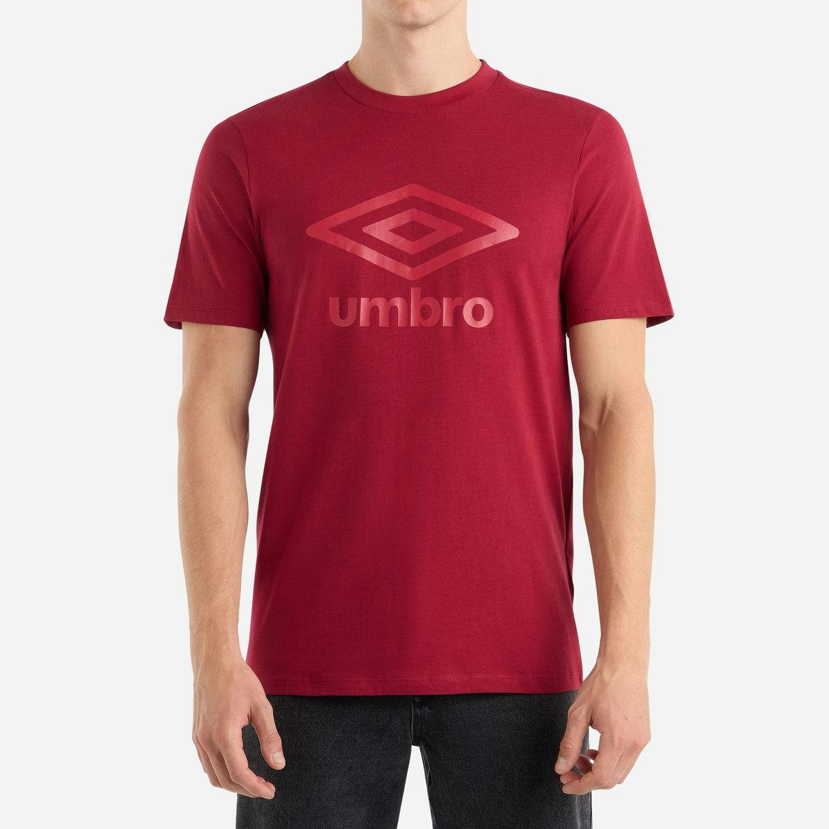 Umbro Men's Red Stacked Logo T-Shirt - Tibetan - Tibetan Medium