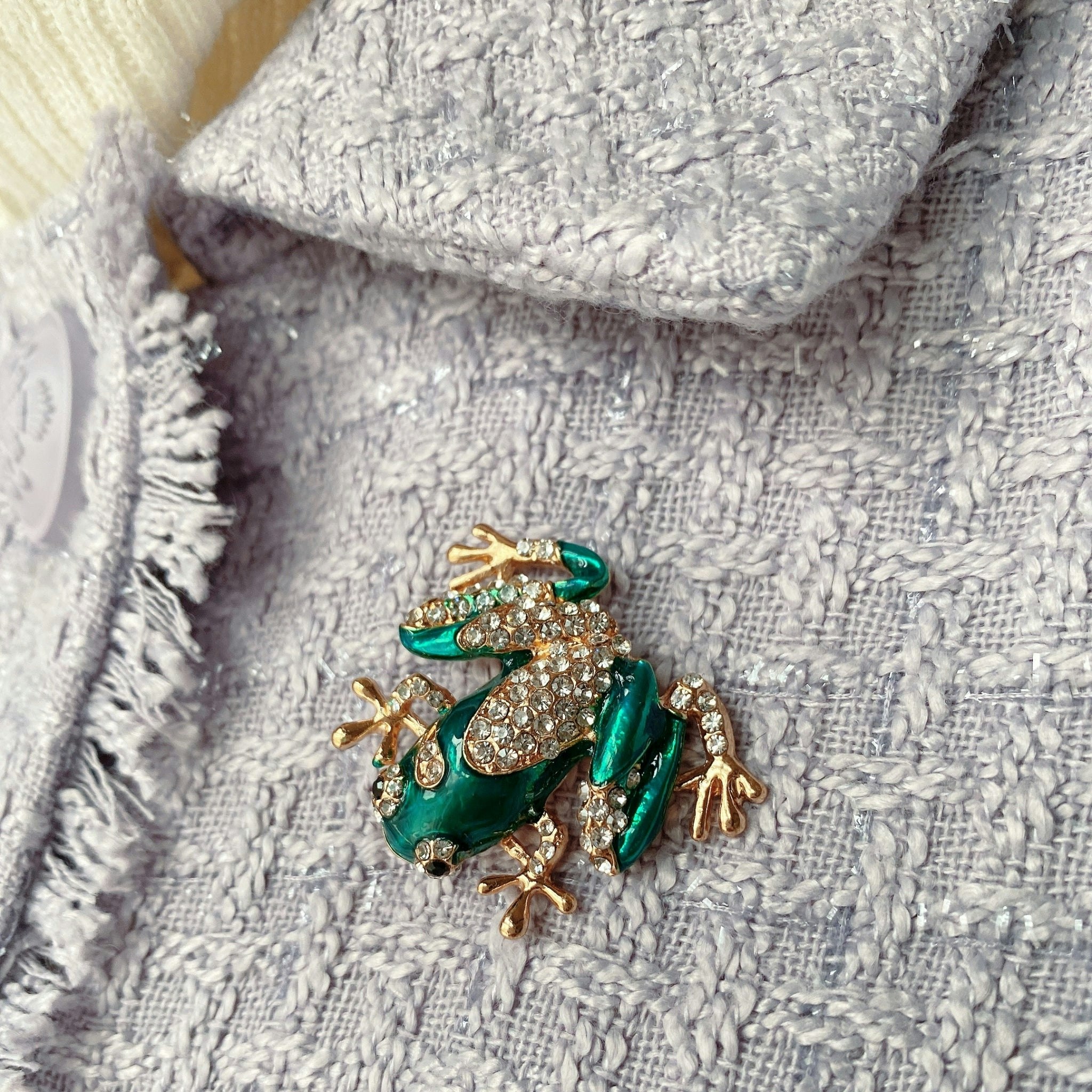Queenmee Accessories Green/Gold/Light Frog Brooch Enamel Pin With Rhinestone