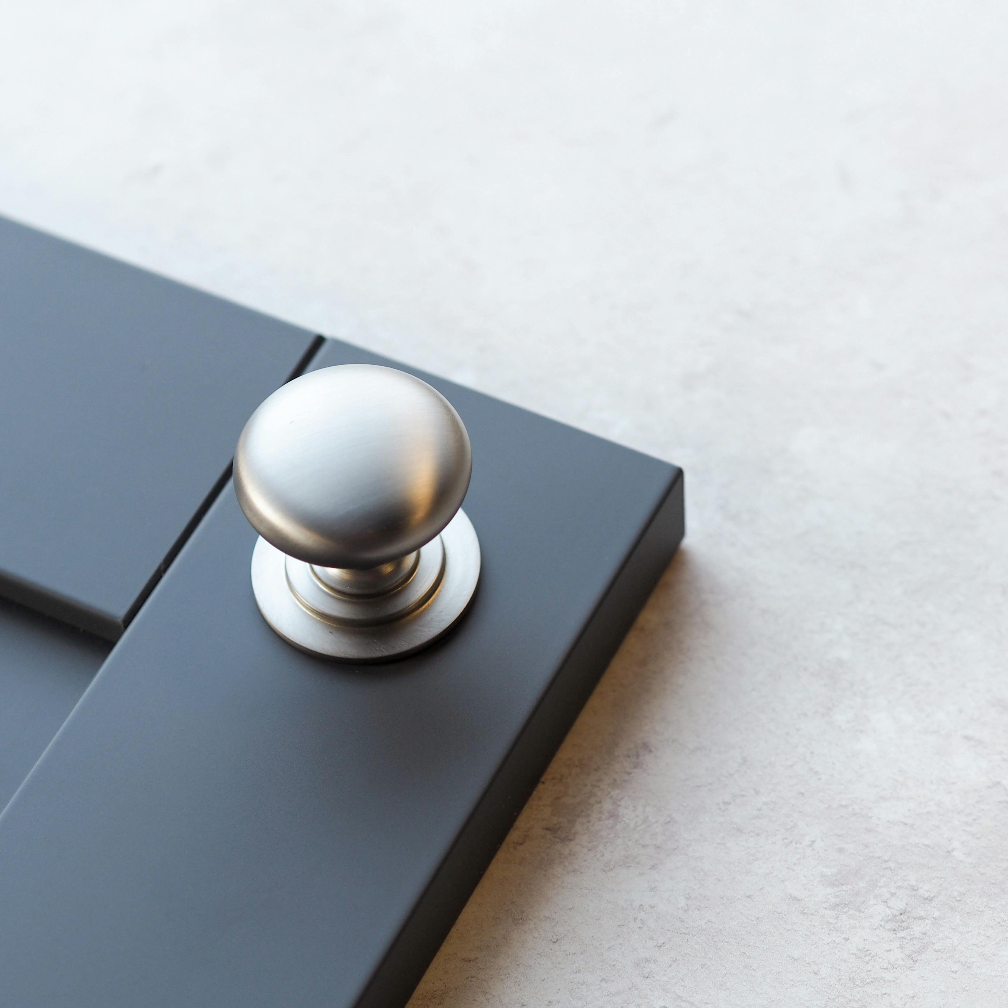 Rackhams Silver/Grey Brushed Nickel Contemporary Pulls - 42Mm Knob
