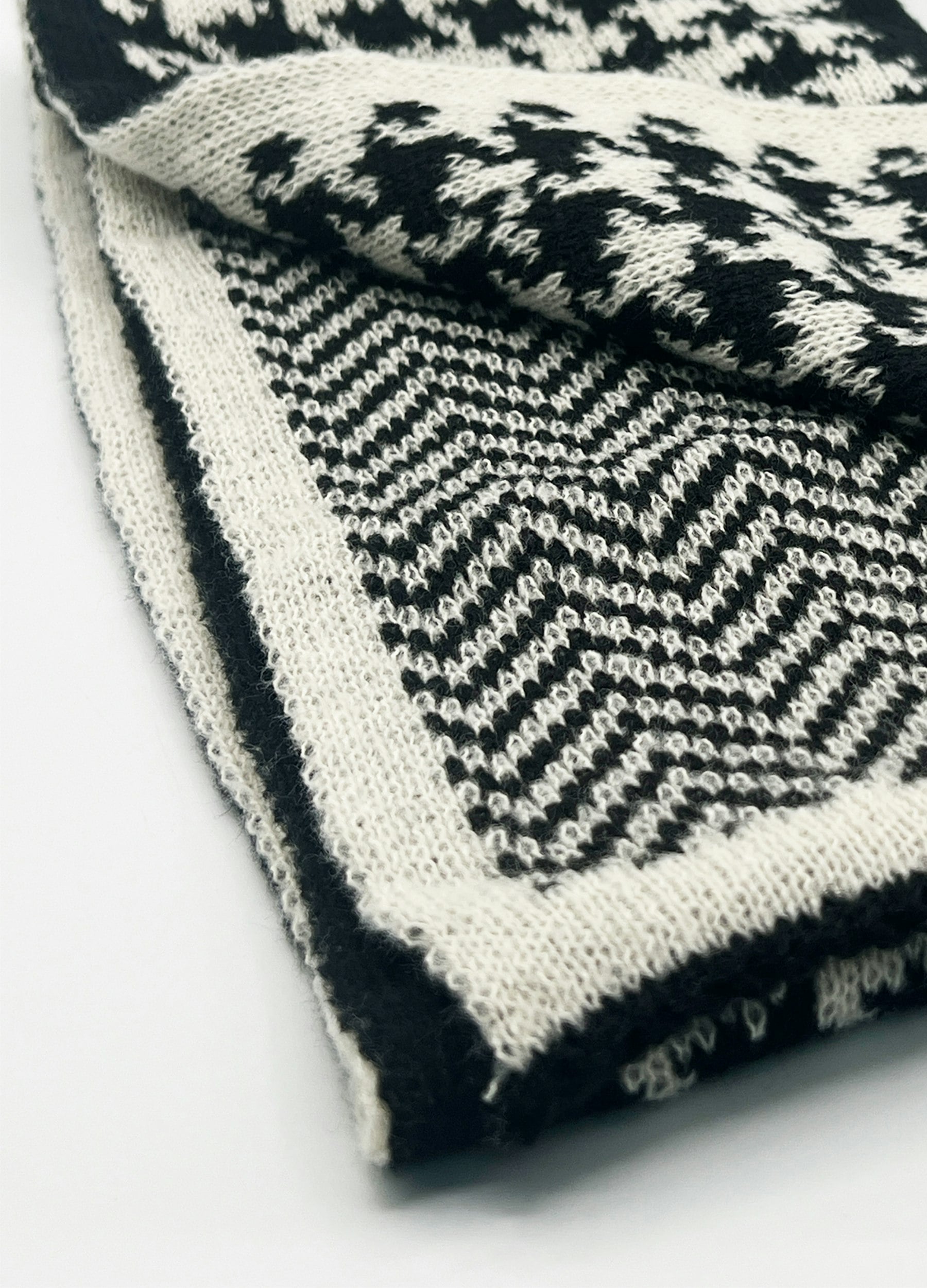 Svnx Black Houndstooth And Herringbone Double Sided Scarf - One Size