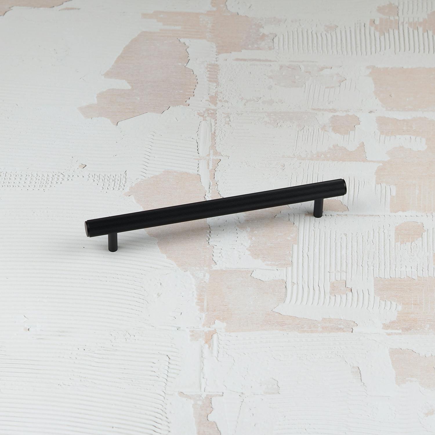 Handle & Home Black Matt Reeded Handles - 160Mm Handle