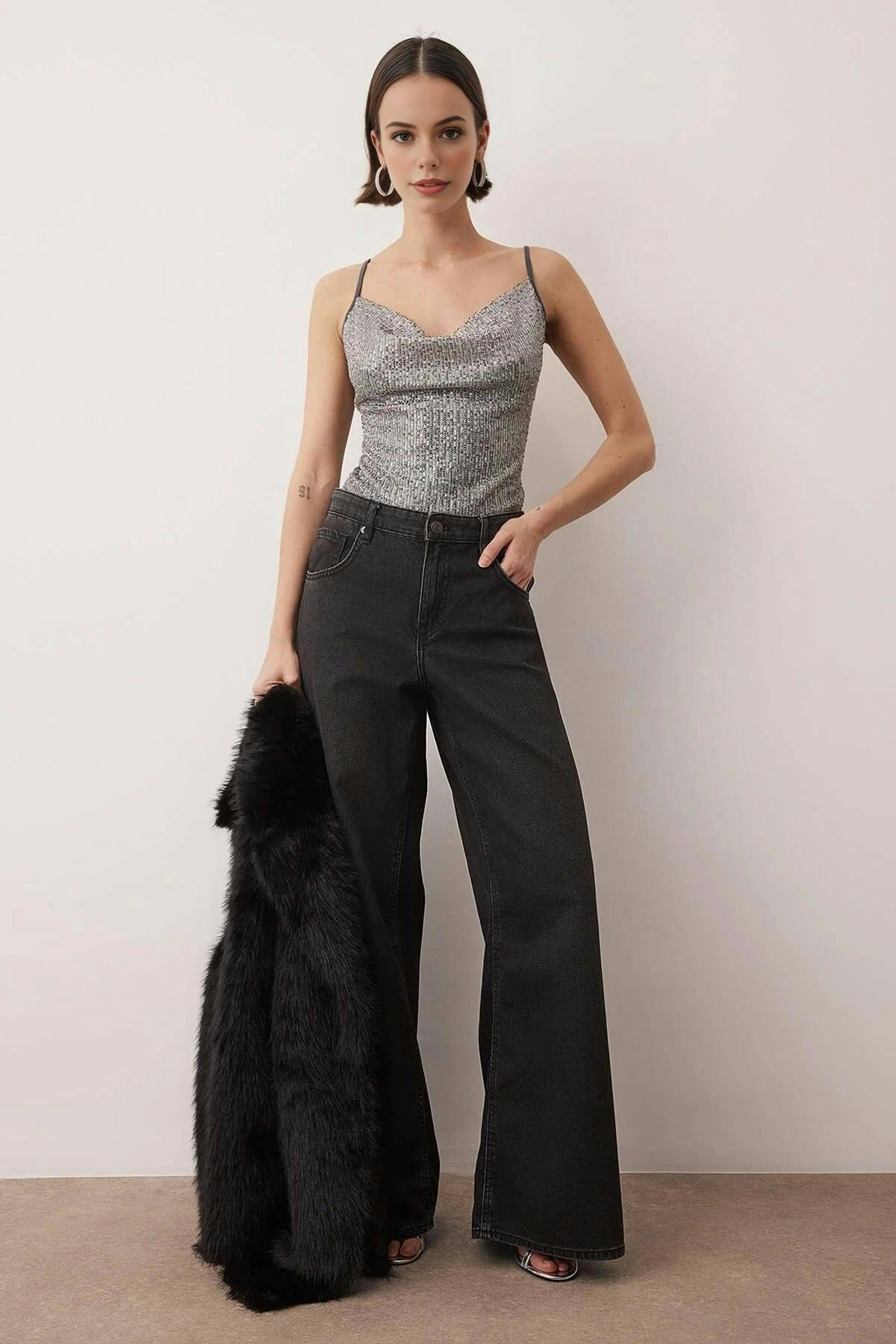 Wovcor Grey Sequin Knit Bodysuit With Cowl Neck Straps - 10