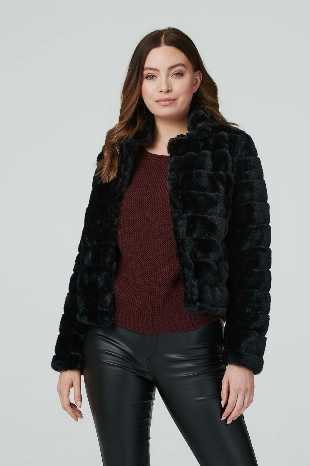 Izabel London Black Faux Fur Cropped Jacket - 18