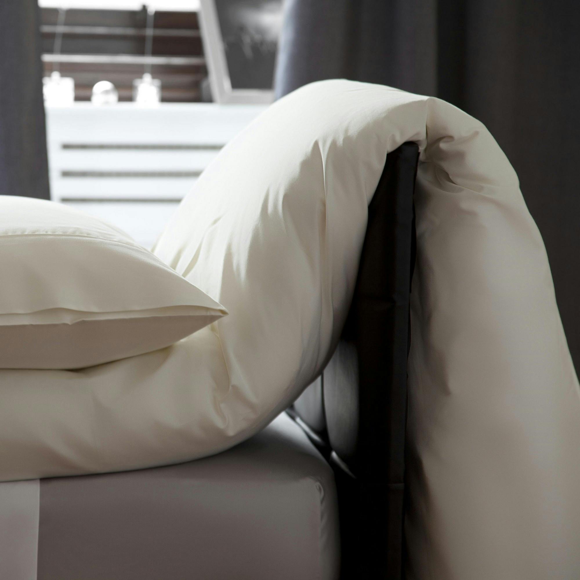 Belledorm Ivory Premium Blend 500 Thread Count Duvet Cover - Kingsize - 67% Cotton/33% Polyester