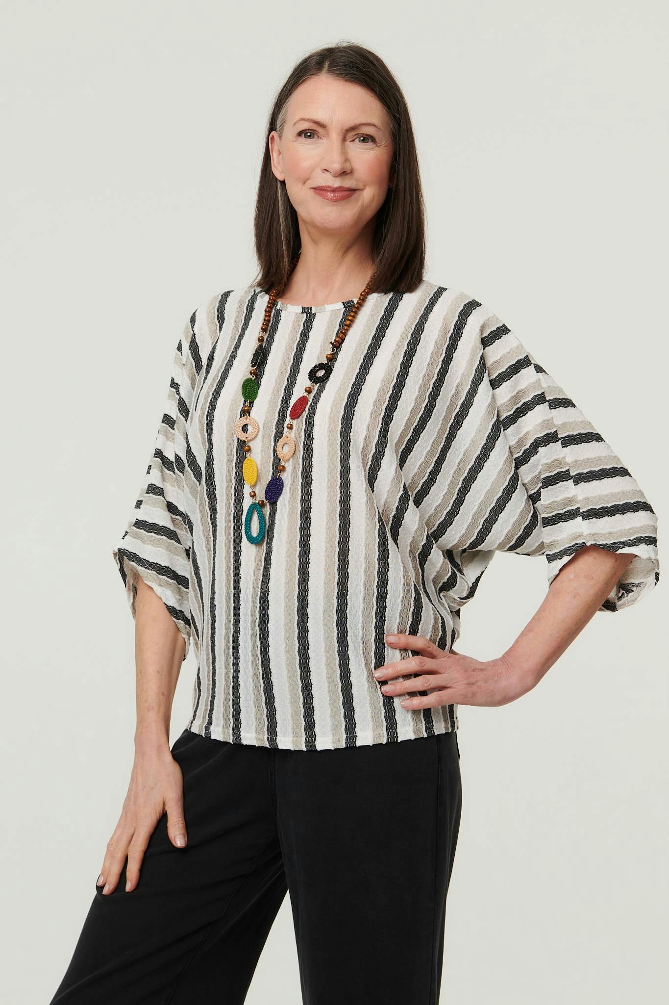 Izabel London White Striped 3/4 Sleeve Relaxed Necklace Top - 8/10
