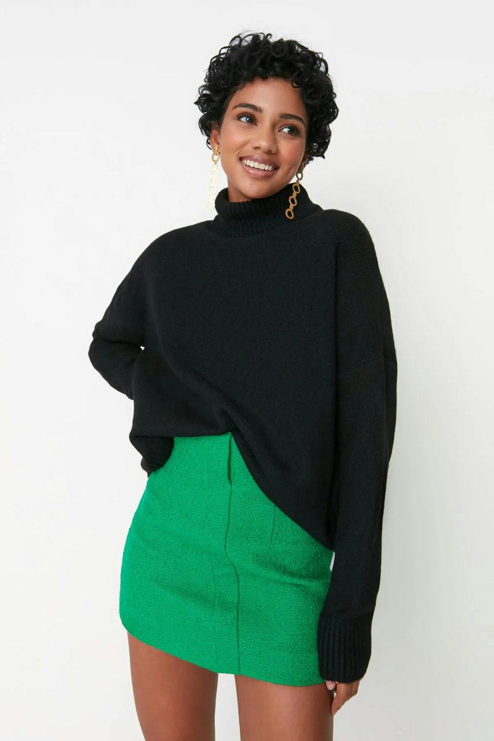 Hoxton Gal Black Relaxed Fit Soft-Texture Knit Sweater - Xs