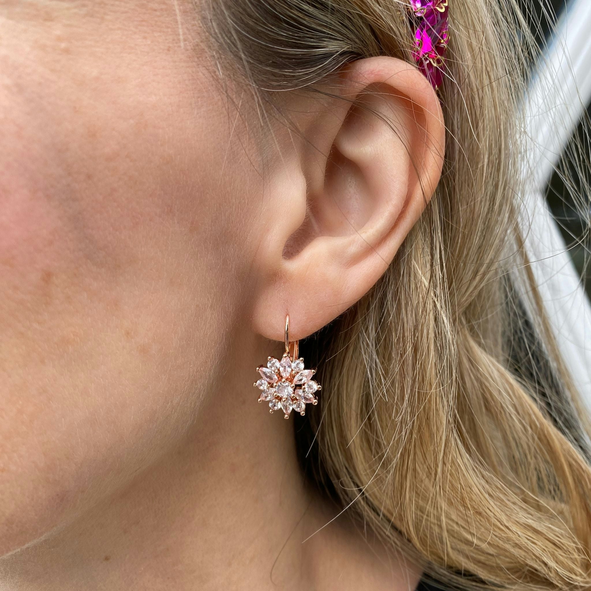 Queenmee Accessories Gold/Silver Diamante Earrings Floral Earrings In Or Rose - Rose