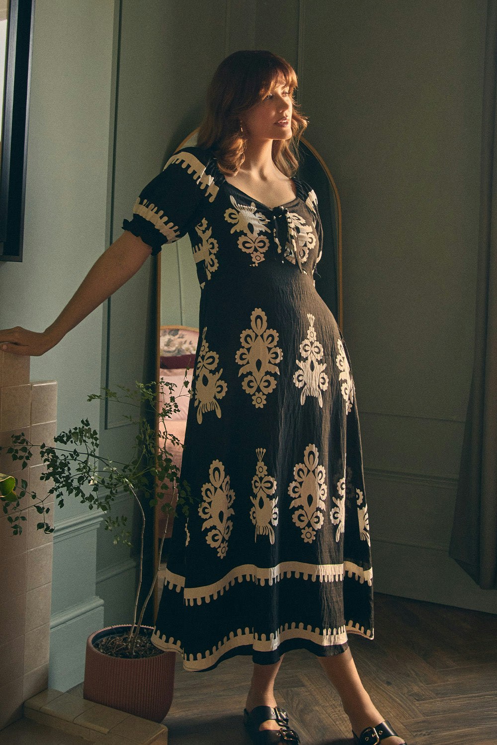 Izabel London Black Printed Puff Sleeve Tie Front Midi Dress - 10